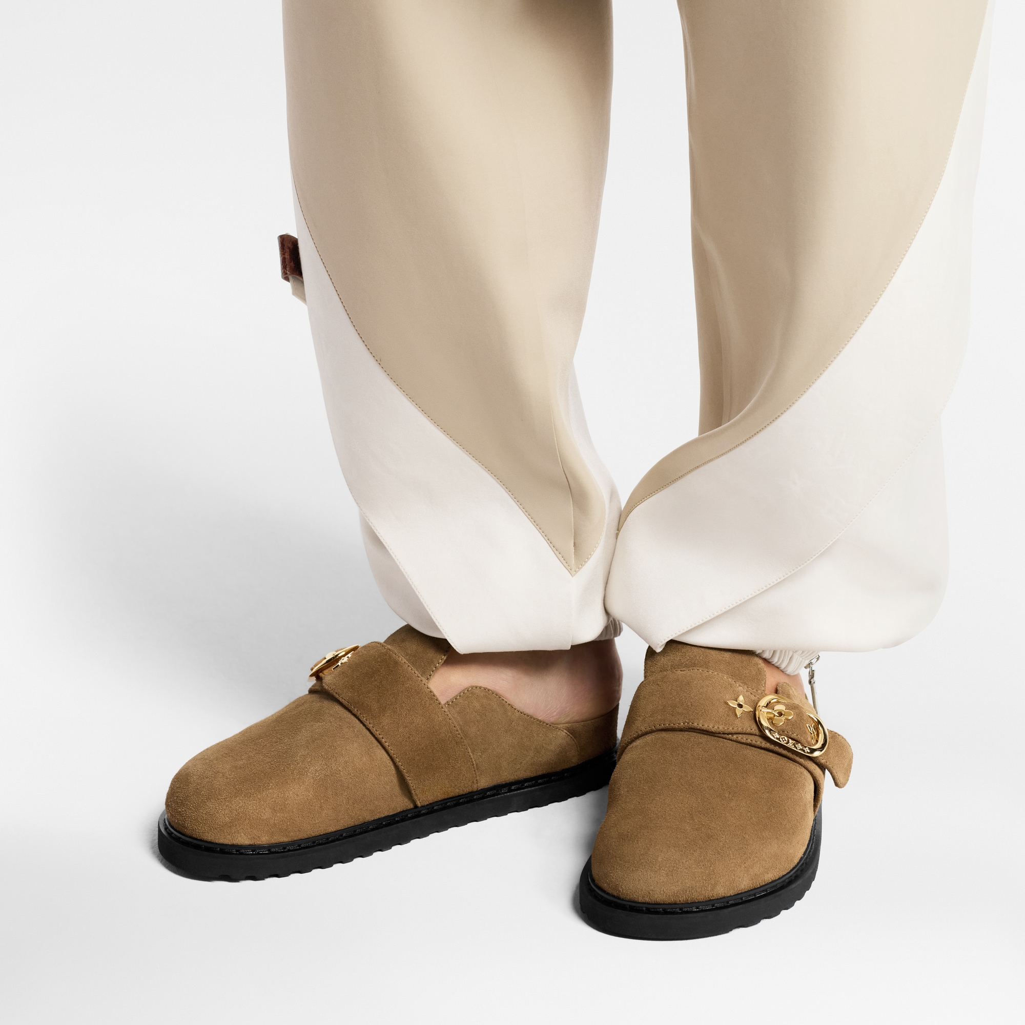  슈즈 뮬 & 슬라이드 LV 코지 플랫 컴포트 클로그 | 루이비통 공식 온라인 스토어® (크게 보기)