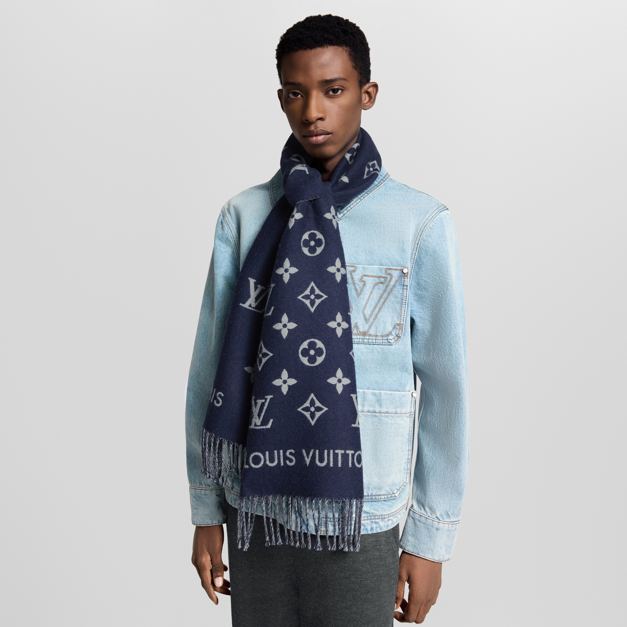 S00 액세서리 스카프 올 어바웃 모노그램 (All About Monogram) 스카프 | 루이비통 공식 온라인 스토어® (크게 보기)