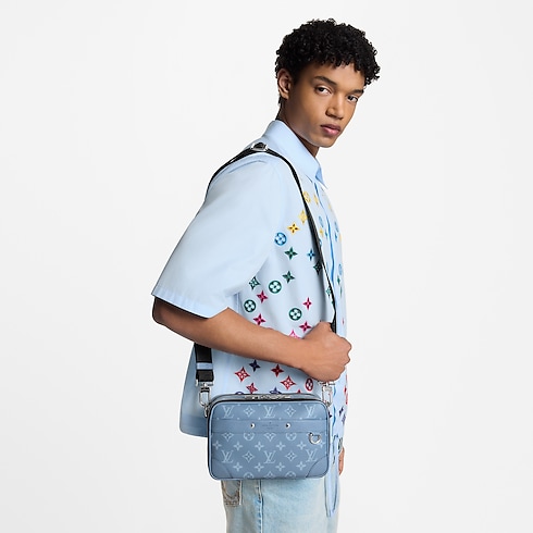 Taigarama 여성 가방 신제품 알파 메신저 | 루이비통 공식 온라인 스토어® (크게 보기)