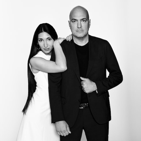 홈 & 아트 오브 다이닝 가구 아네모나 테이블 PM 롱드 - 아뜰리에 비아게티 | 루이비통 공식 온라인 스토어®