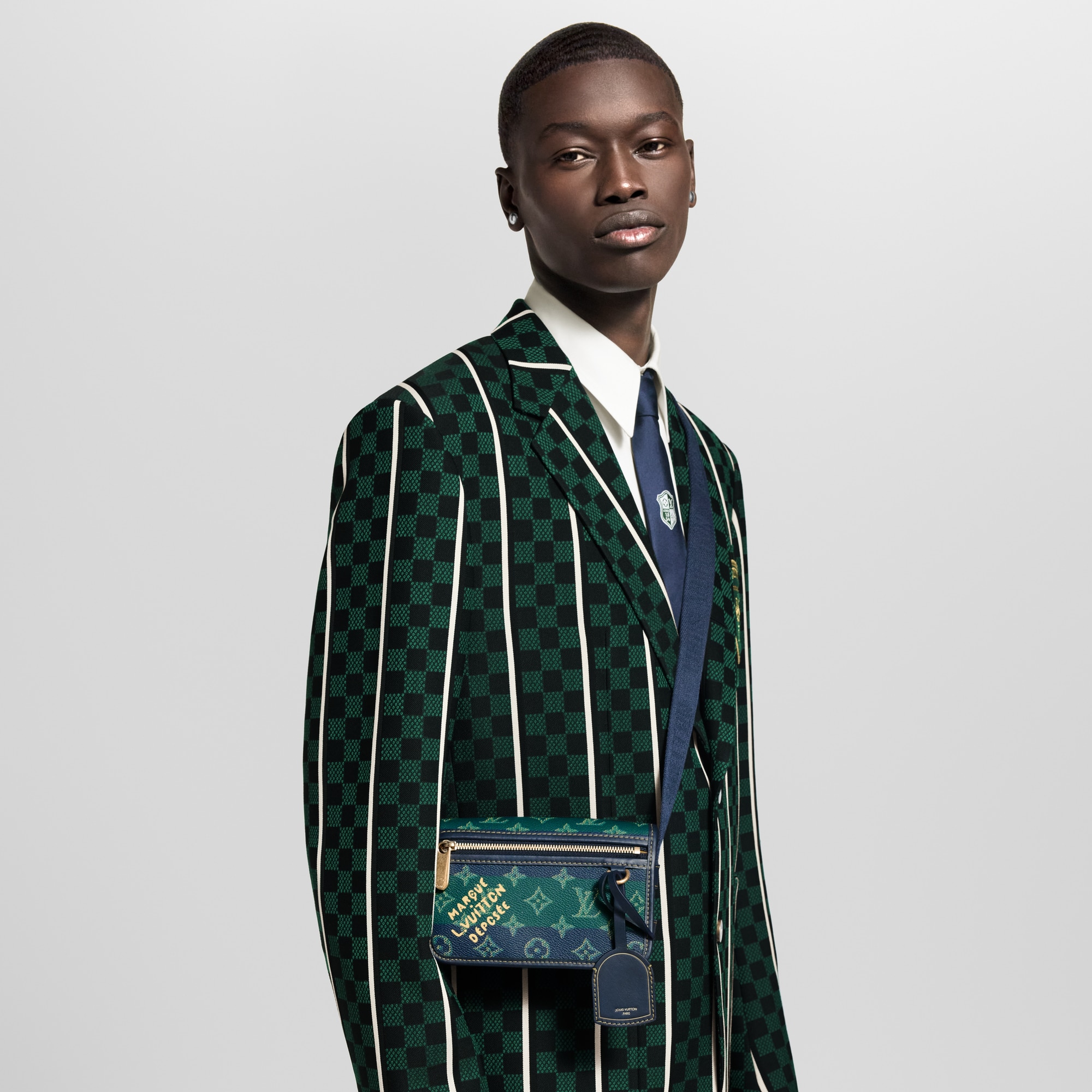 monogram_other 남성 지갑 & 파우치 미니백 보스포어 웨어러블 월릿 | 루이비통 공식 온라인 스토어® (크게 보기)