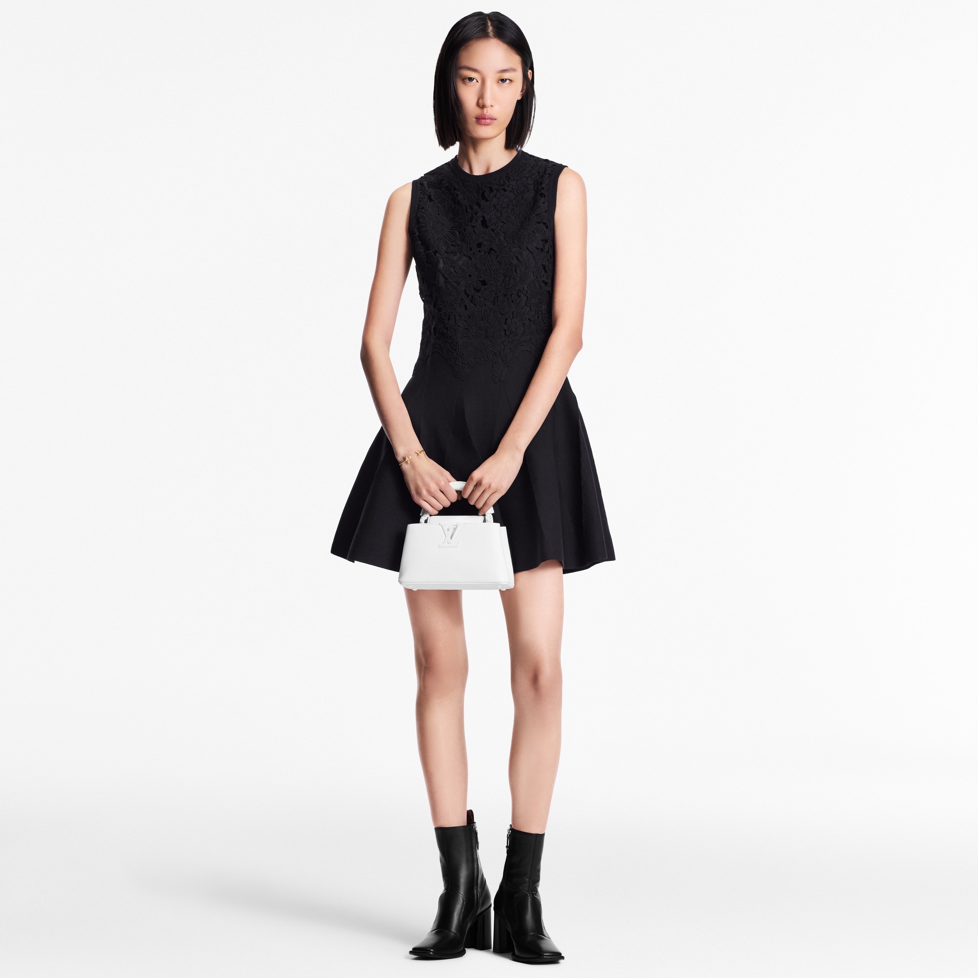 Capucines 핸드백 카퓌신 카퓌신 이스트 웨스트 미니 | 루이비통 공식 온라인 스토어® (크게 보기)