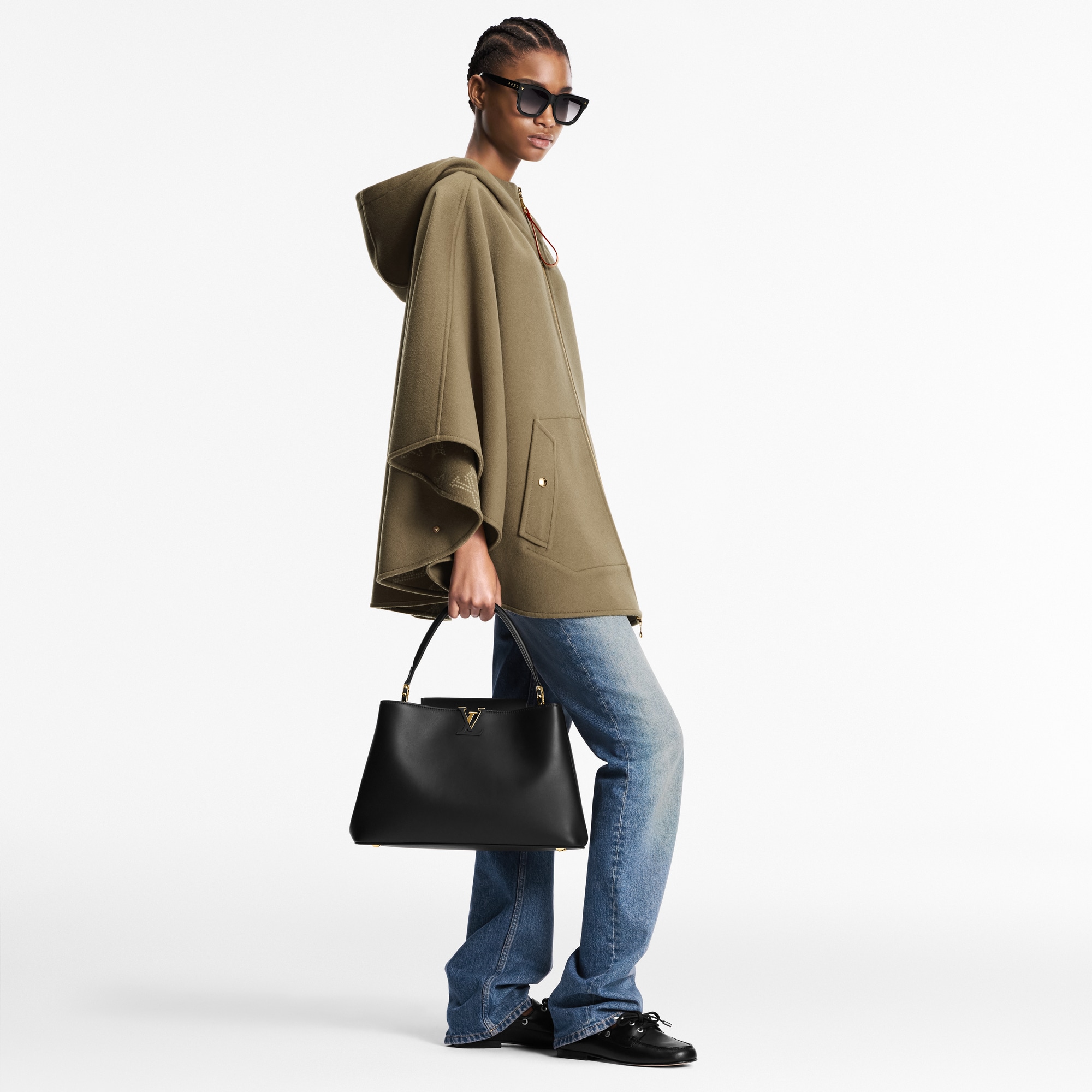 Capucines 가죽 소품 & 트래블 Capucines 카퓌신 GM 수플 | 루이비통 공식 온라인 스토어® (크게 보기)