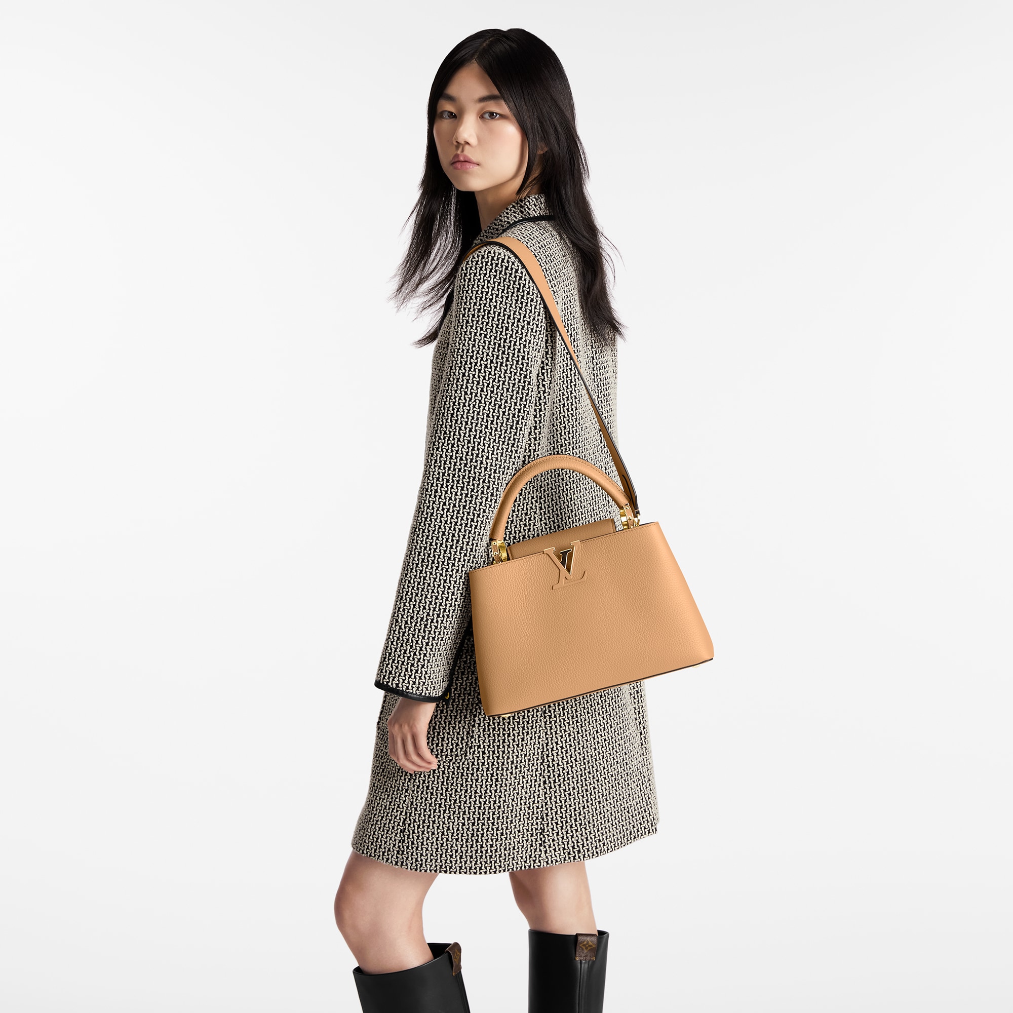 Capucines 핸드백 All Collections 카퓌신 MM | 루이비통 공식 온라인 스토어® (크게 보기)