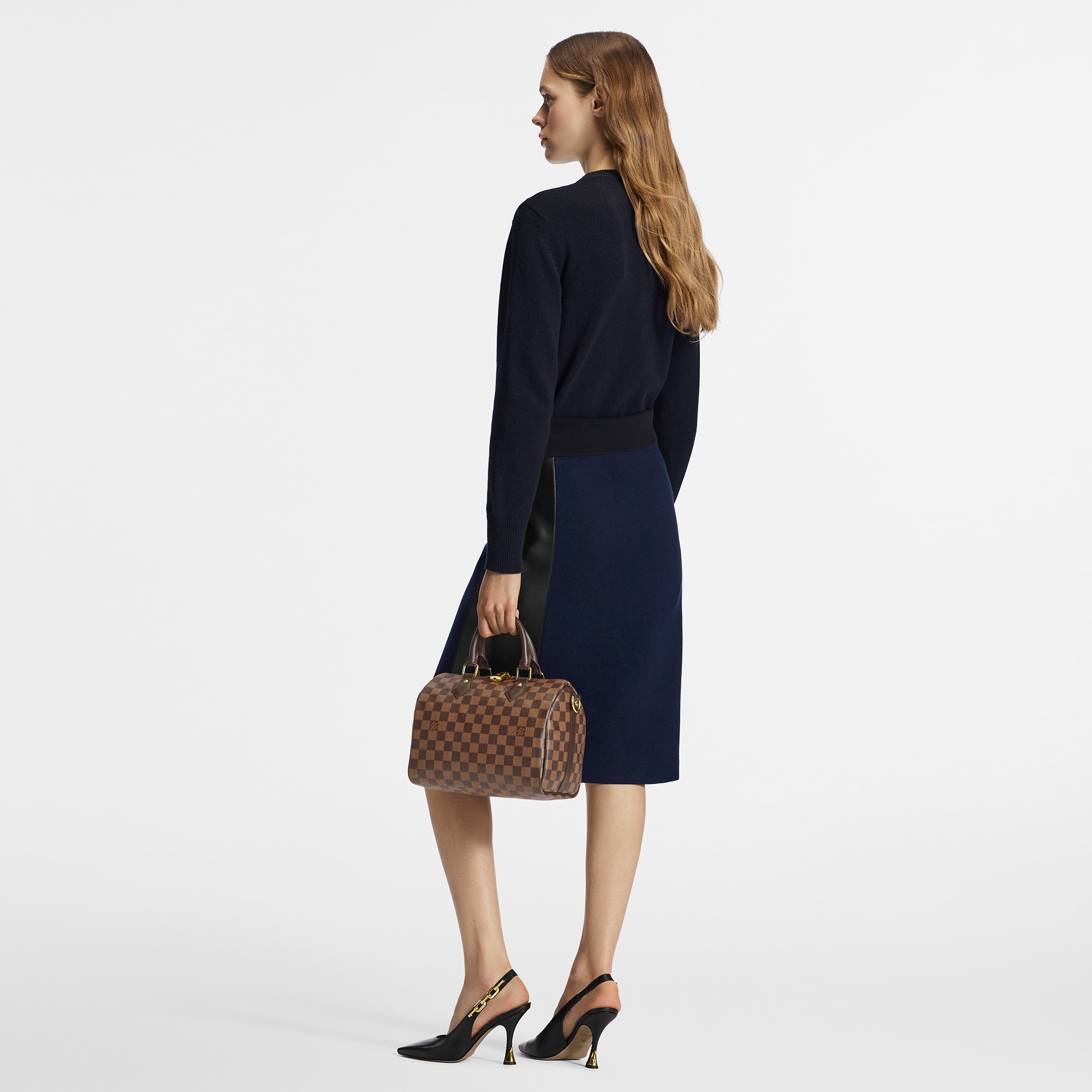  의류 니트웨어 체인 디테일 패치 스웨터 | 루이비통 공식 온라인 스토어® (크게 보기)