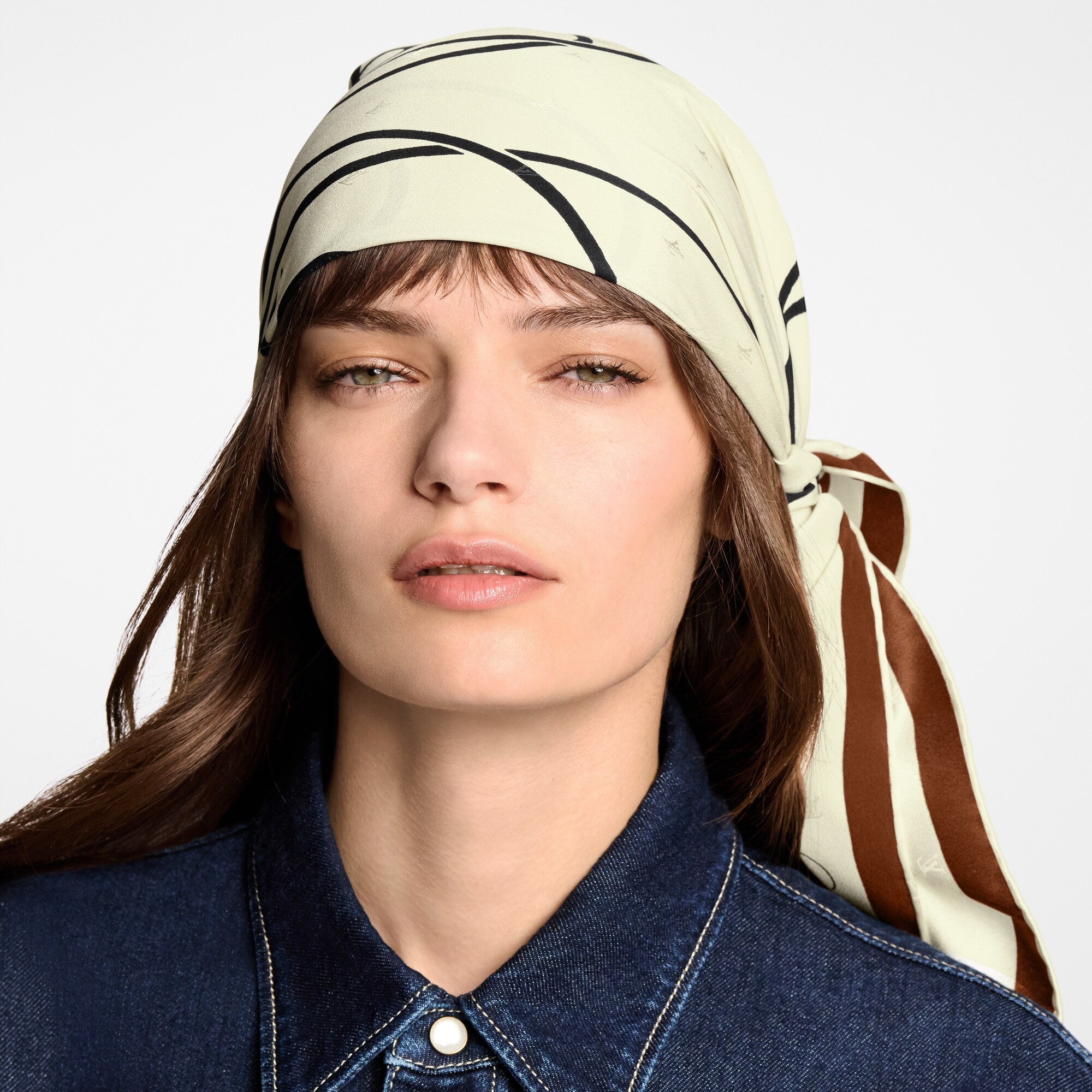 S00 액세서리 실크 스퀘어 & 방도 슈맹 페장 바이 앙드레 퓌망 스퀘어 90 | 루이비통 공식 온라인 스토어® (크게 보기)