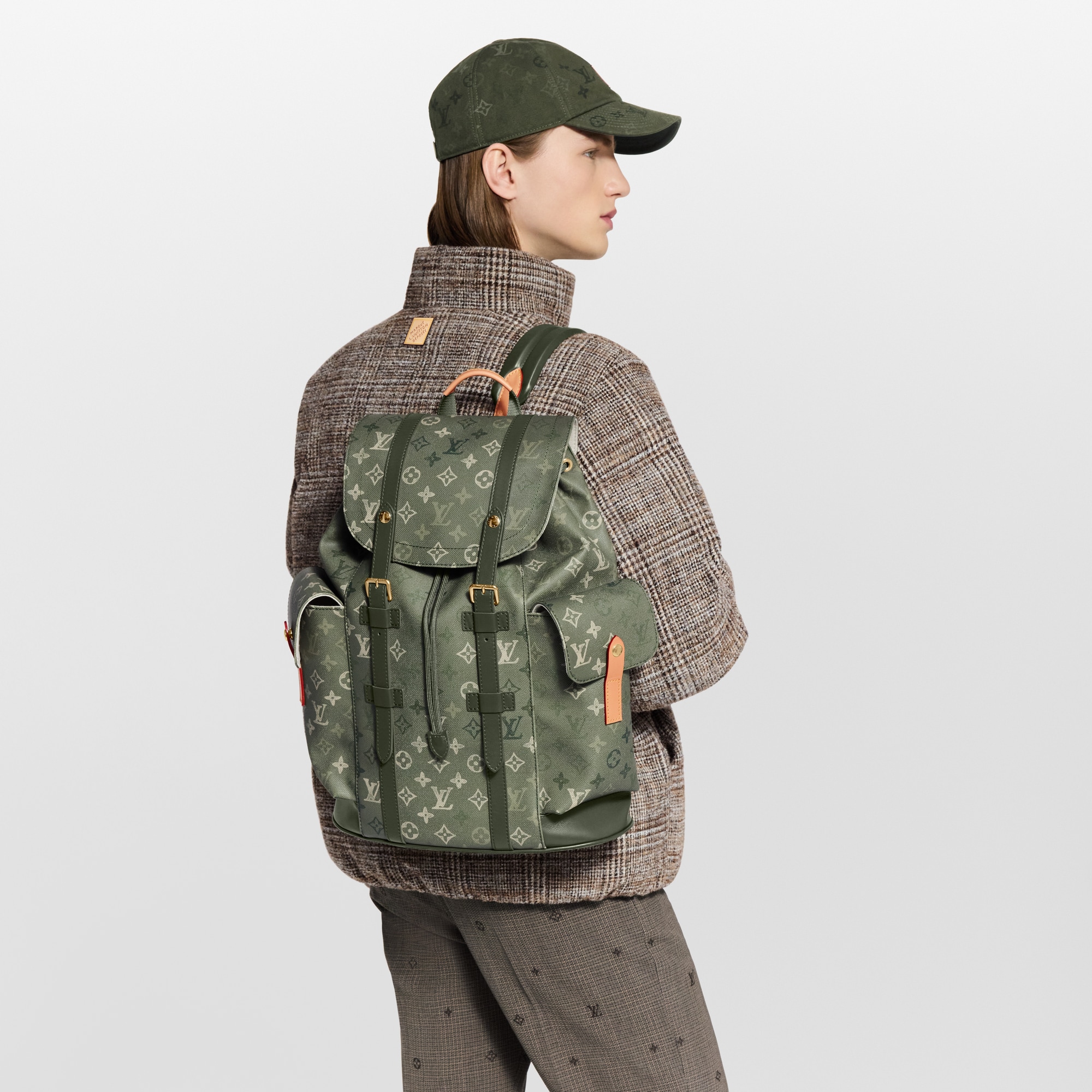 monogram_other 남성 가방 LV 아이콘 크리스토퍼 MM | 루이비통 공식 온라인 스토어® (크게 보기)