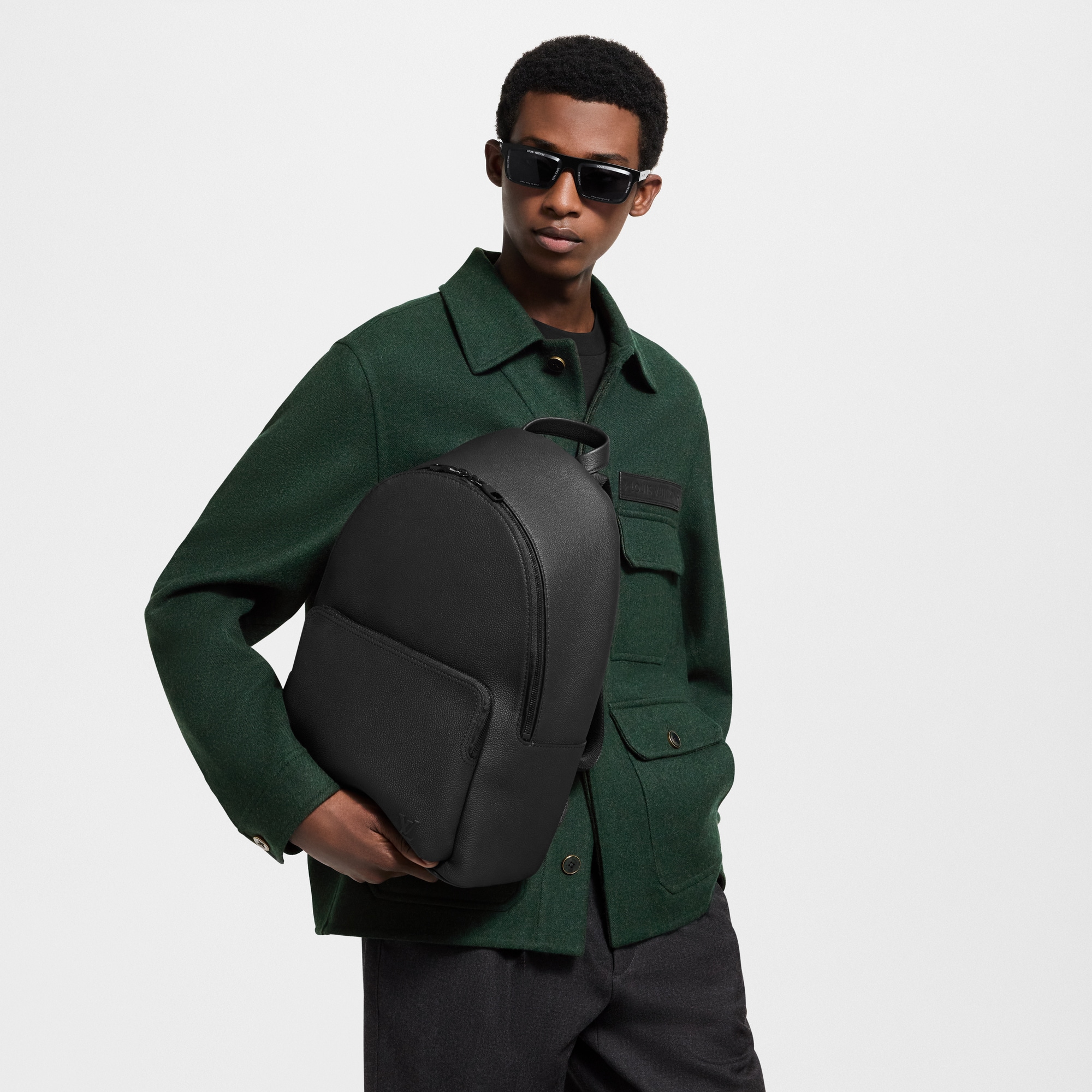 LV Aerogram 남성 가방 신제품 디스커버리 워크 백팩 | 루이비통 공식 온라인 스토어® (크게 보기)