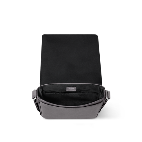 타이가 남성 가방 신제품 디스트릭트 PM | 루이비통 공식 온라인 스토어® (크게 보기)