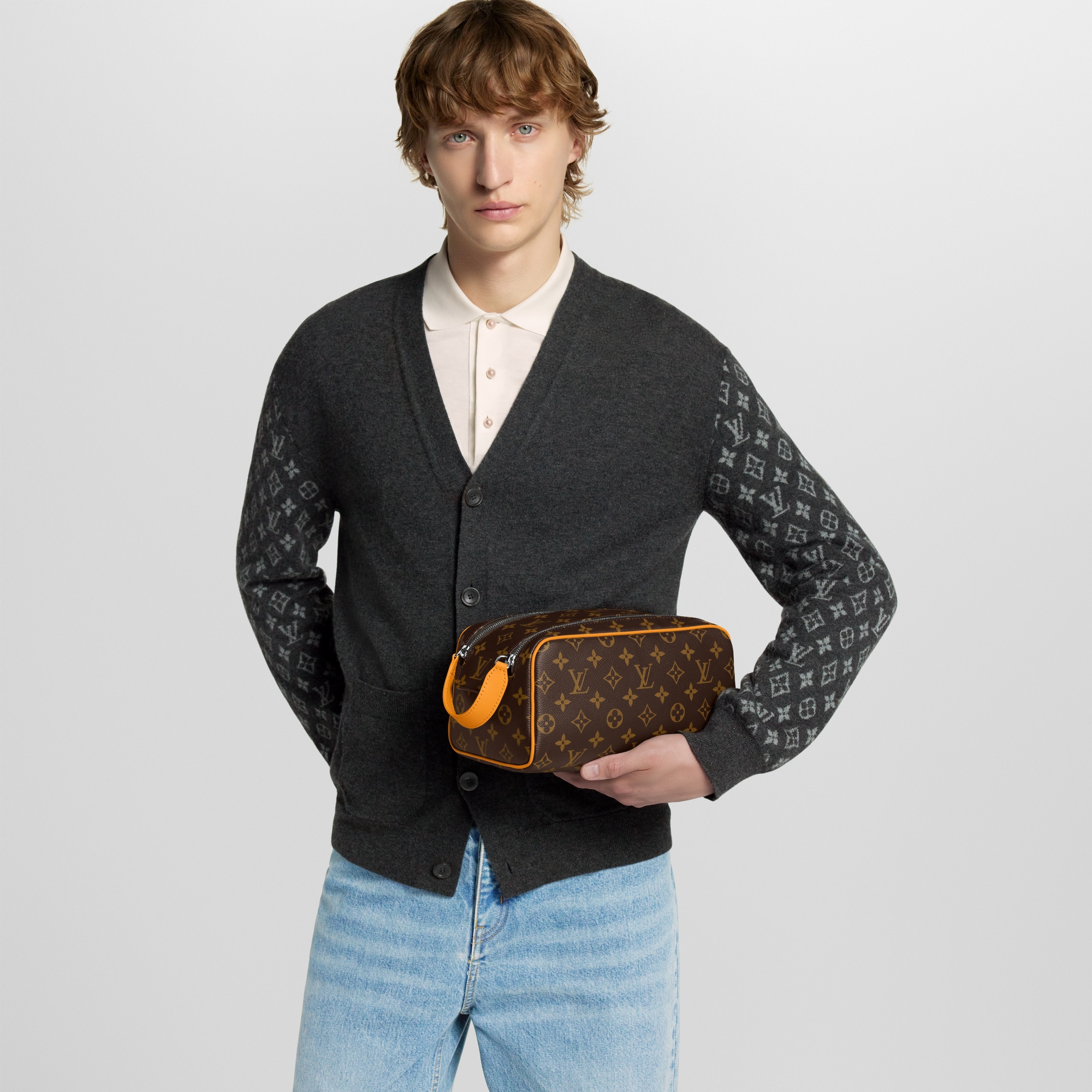 G73 트래블 트래블 액세서리 돕 키트 | 루이비통 공식 온라인 스토어® (크게 보기)