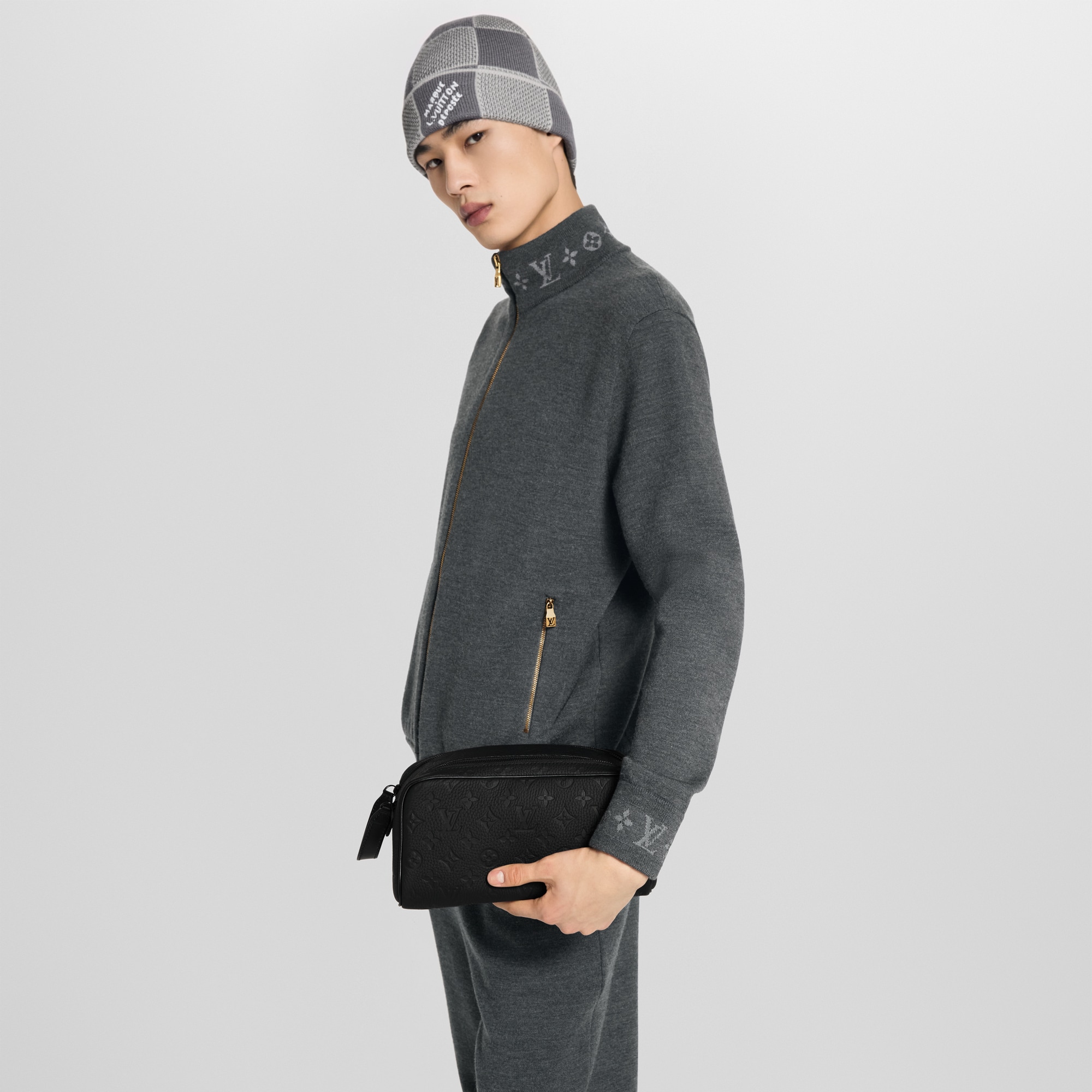 모노그램 토뤼옹 트래블 트래블 액세서리 돕 키트 | 루이비통 공식 온라인 스토어® (크게 보기)