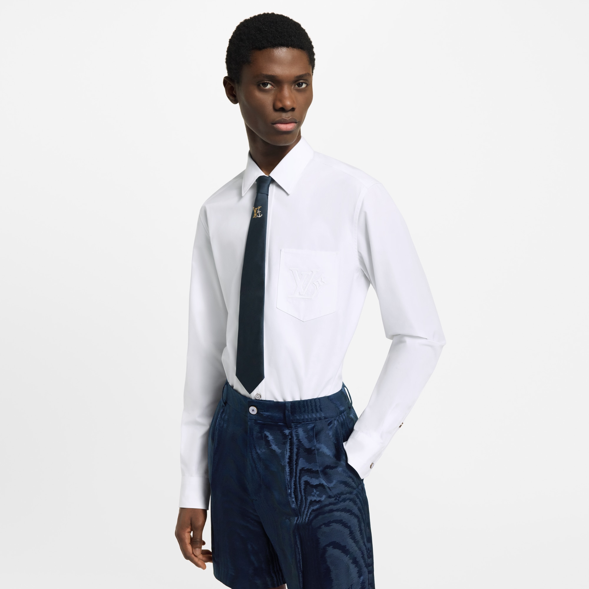  의류 셔츠 엠보스드 시그니처 롱 슬리브드 코튼 셔츠 | 루이비통 공식 온라인 스토어® (크게 보기)