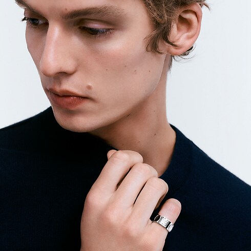 카테고리 파인 주얼리 전체 보기 앙프렝뜨 라지 반지, 옐로우 골드 | 루이비통 공식 온라인 스토어® (크게 보기)