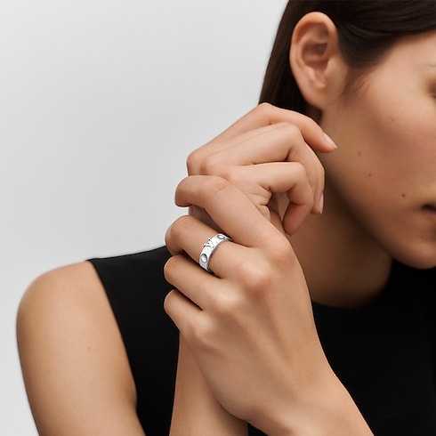 Discontinued Product Obs 12 앙프렝뜨 반지, 화이트 골드 | 루이비통 공식 온라인 스토어® (크게 보기)