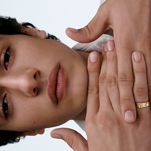 Discontinued Product Obs 12 앙프렝뜨 링. 옐로 골드 | 루이비통 공식 온라인 스토어® (크게 보기)