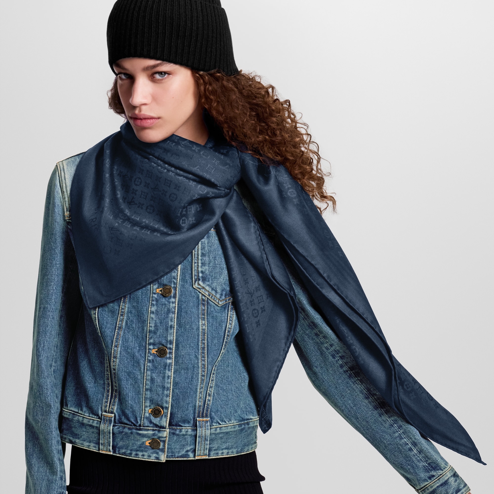 S00 액세서리 숄 & 스툴 에버모어 숄 | 루이비통 공식 온라인 스토어® (크게 보기)