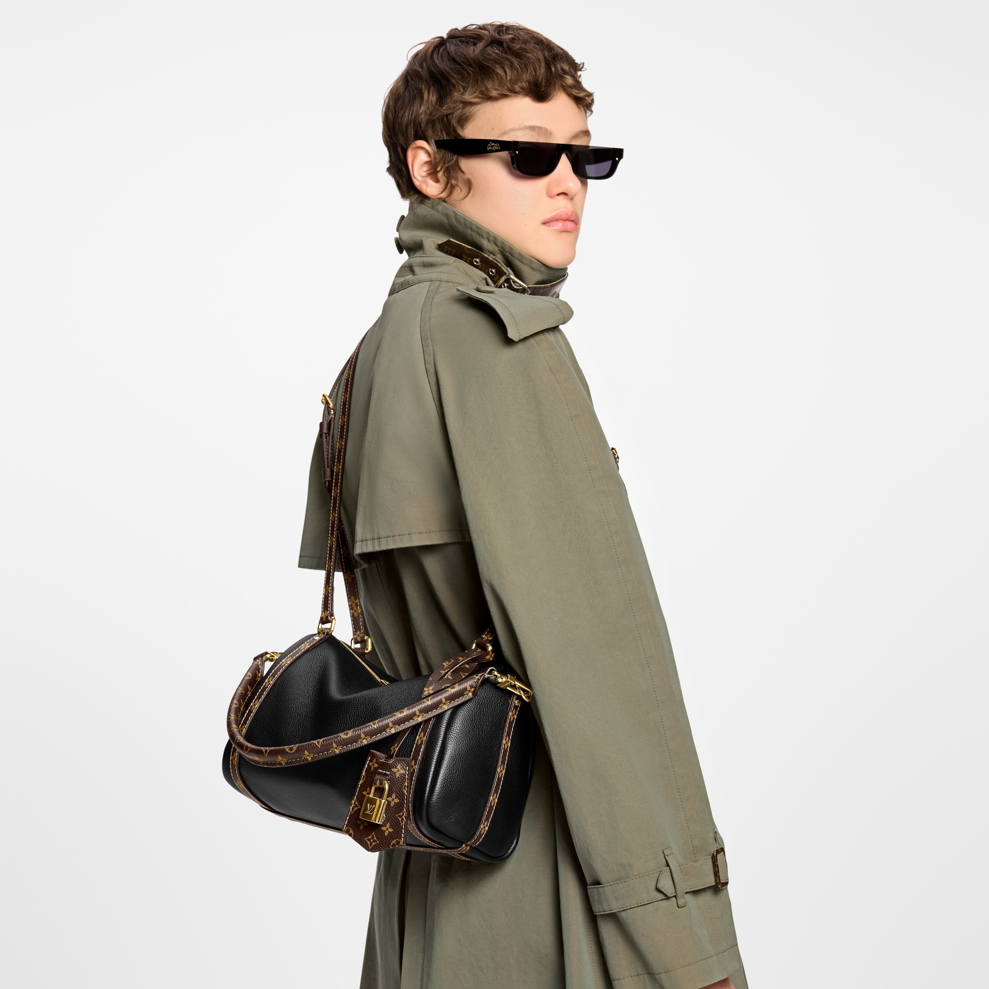 패션 레더 핸드백 핸드백 전체 보기 익스프레스 PM (Express PM) | 루이비통 공식 온라인 스토어® (크게 보기)