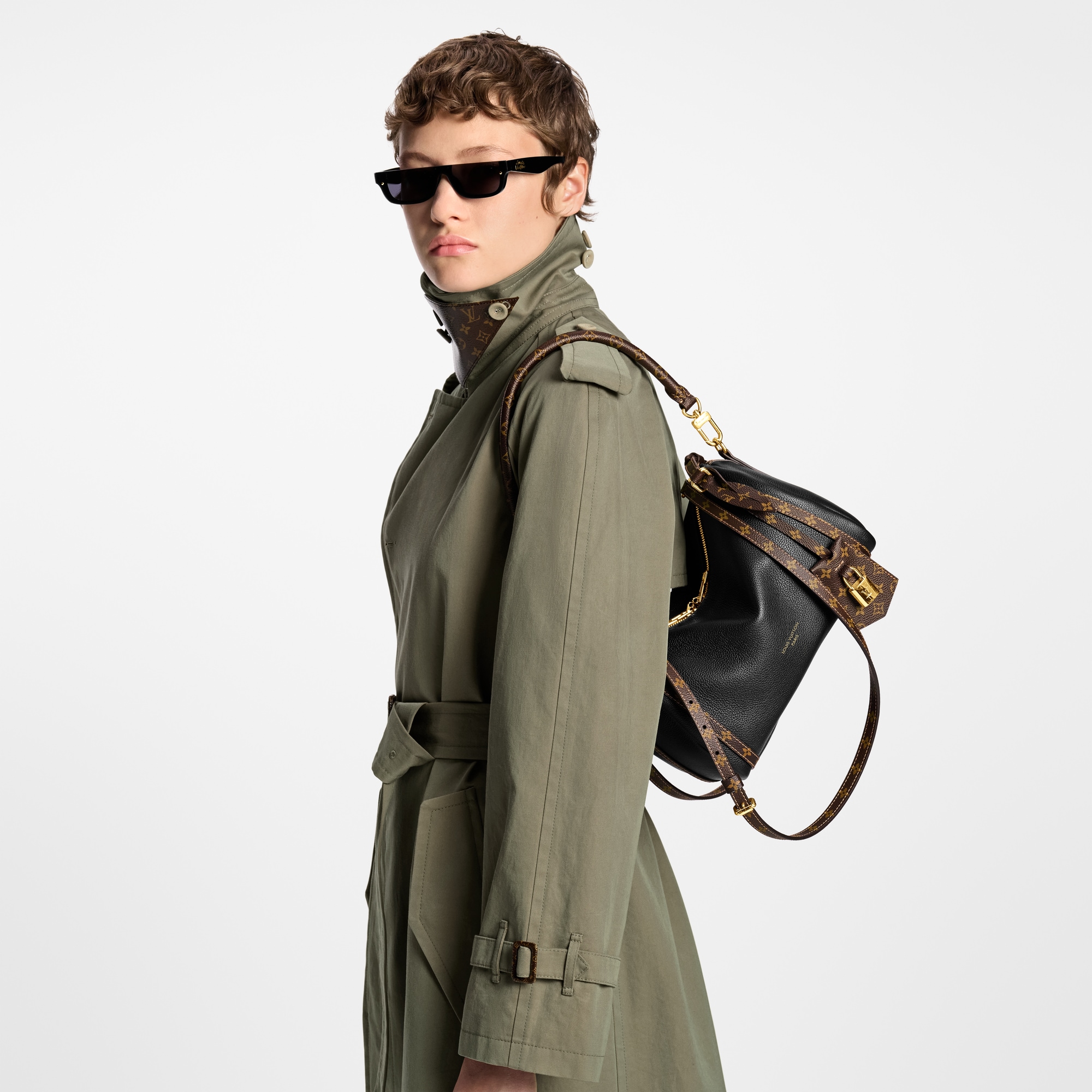 패션 레더 핸드백 핸드백 전체 보기 익스프레스 PM (Express PM) | 루이비통 공식 온라인 스토어® (크게 보기)