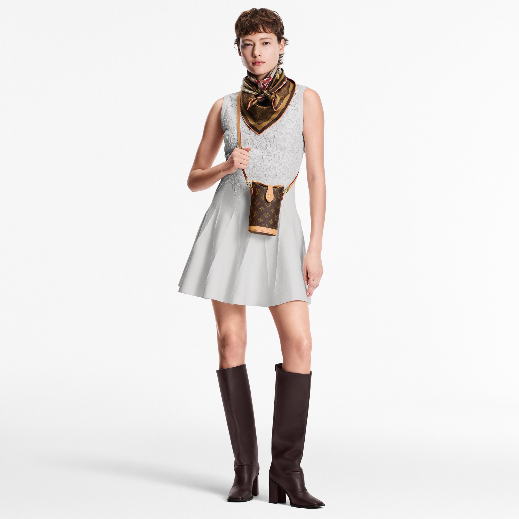 모노그램 여성 지갑 & 미니백 지갑 & 미니백 전체보기 폴드 미 파우치 | 루이비통 공식 온라인 스토어® (크게 보기)