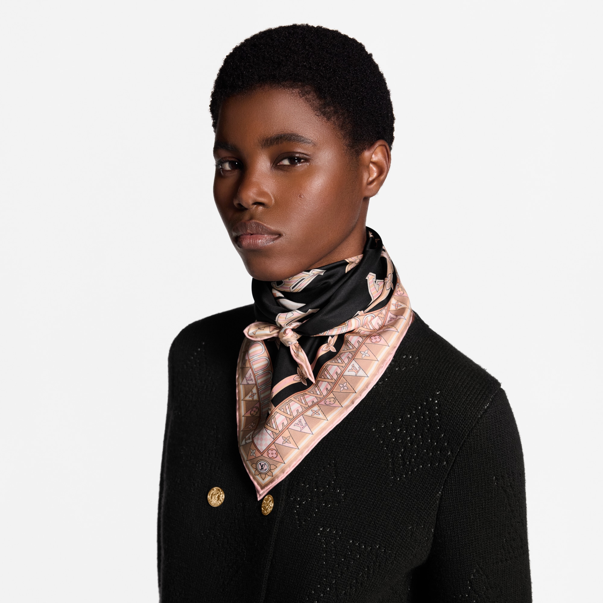 S00 액세서리 실크 스퀘어 & 방도 프롬 더 클라우드 스퀘어 70 | 루이비통 공식 온라인 스토어® (크게 보기)