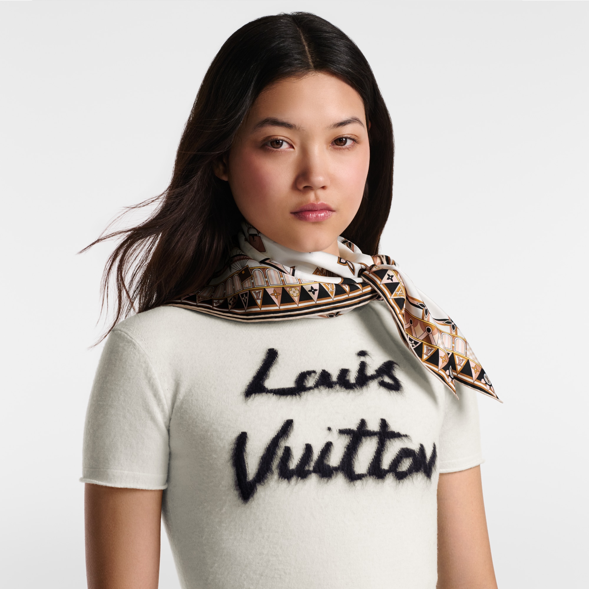 S00 액세서리 실크 스퀘어 & 방도 프롬 더 클라우드 스퀘어 70 | 루이비통 공식 온라인 스토어® (크게 보기)