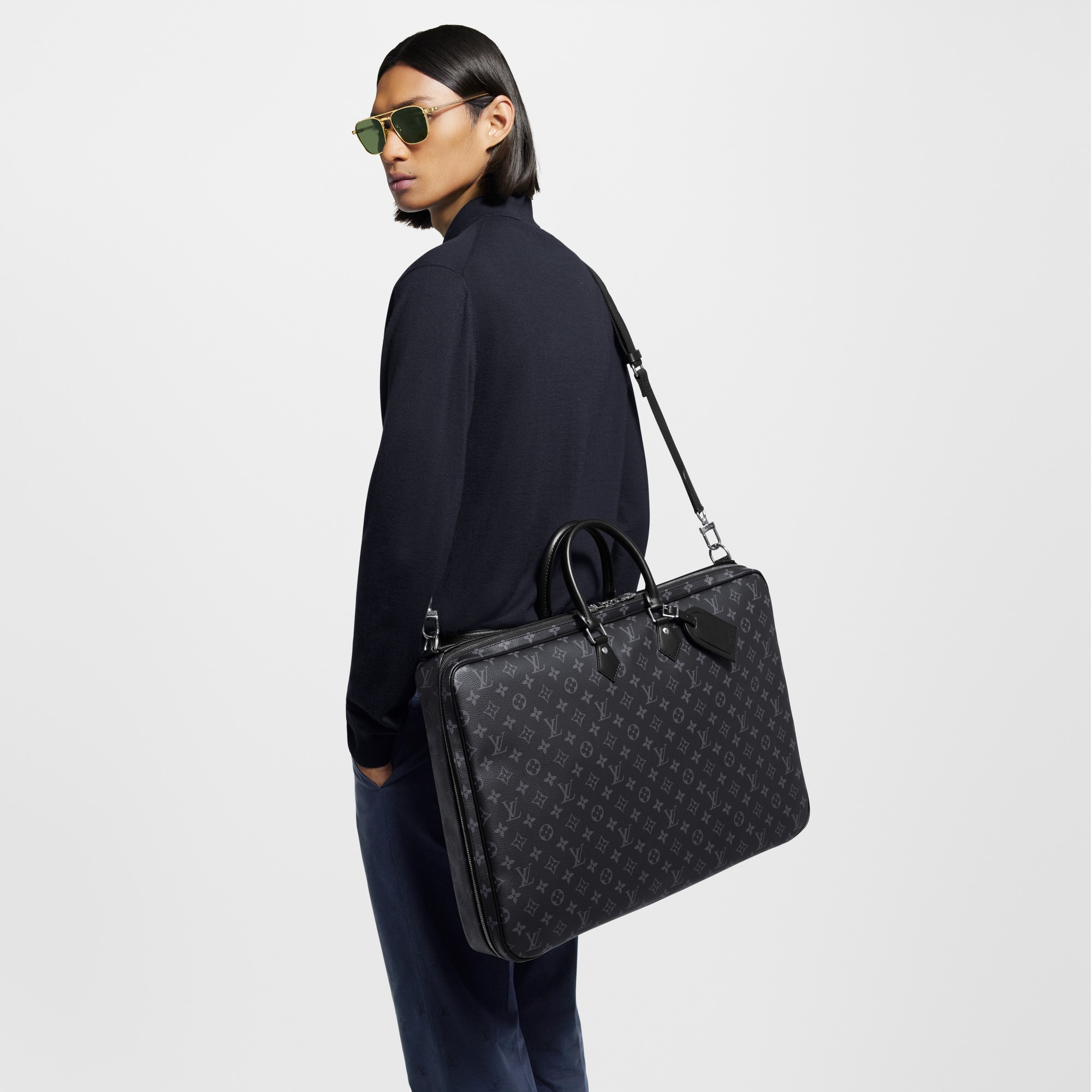 모노그램 이클립스 트래블 러기지 전체 보기 투 행거 가먼트 커버 | 루이비통 공식 온라인 스토어® (크게 보기)