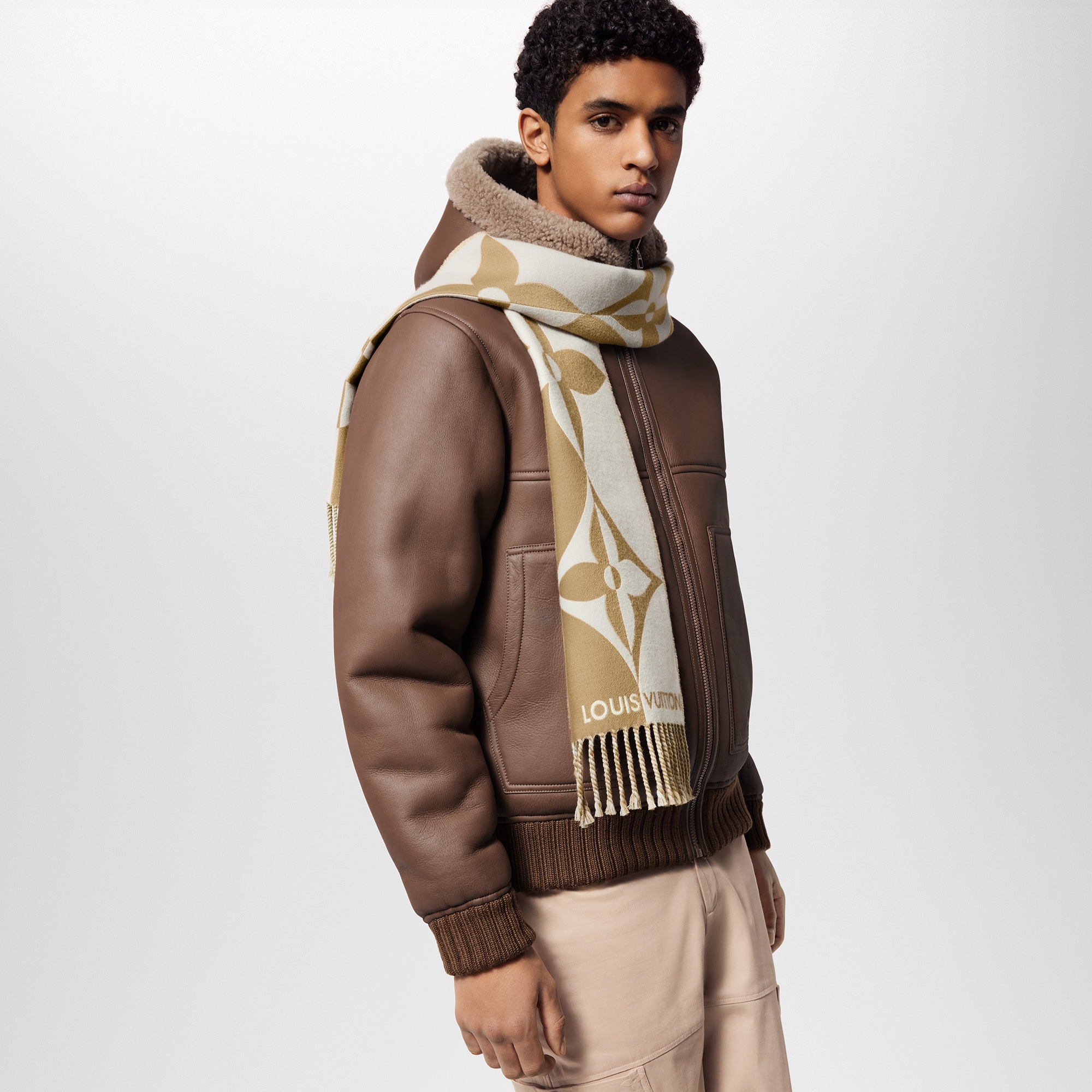 S00 액세서리 스카프 그래픽 듀얼 스몰 (Graphic Dual Small) 스카프 | 루이비통 공식 온라인 스토어® (크게 보기)
