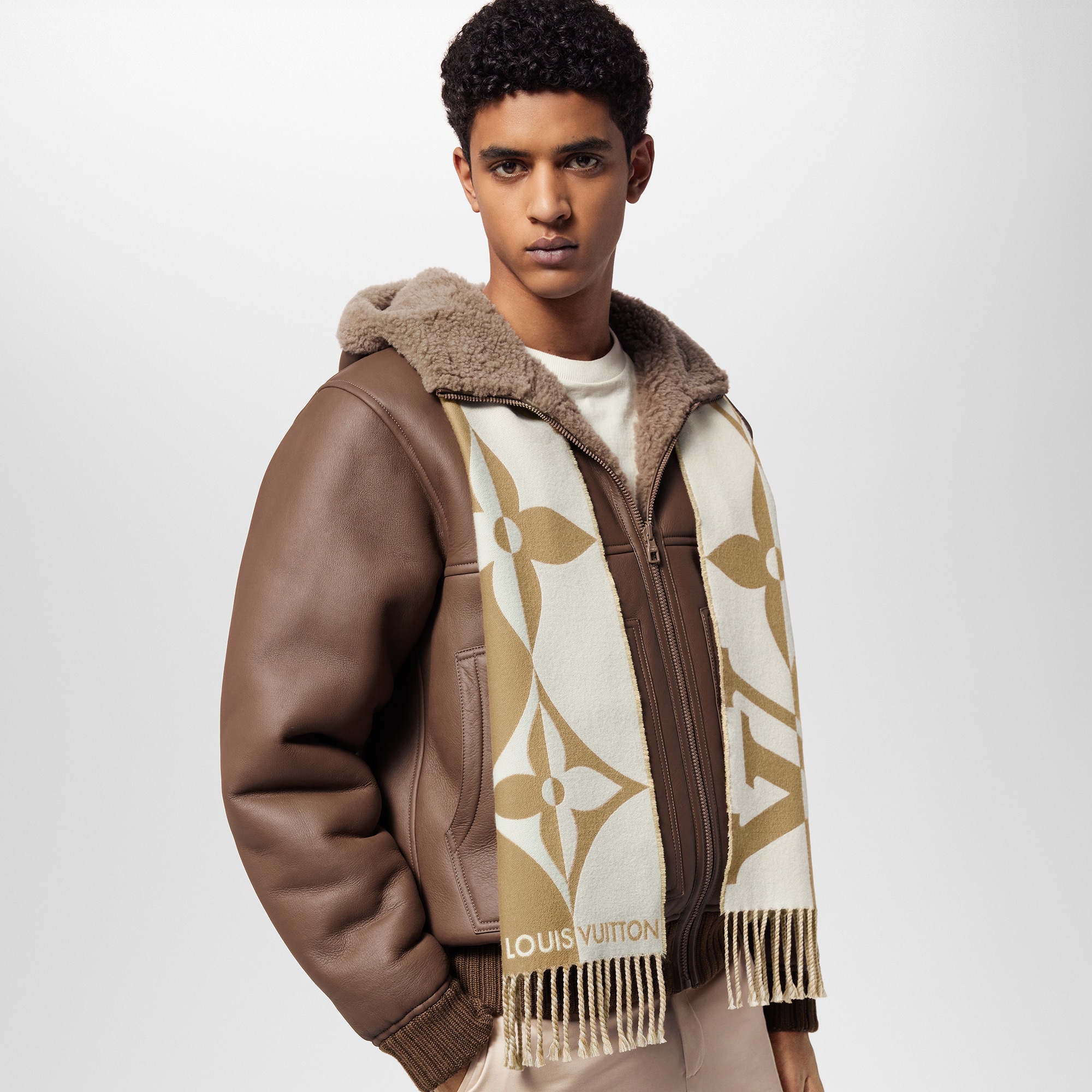 S00 액세서리 스카프 그래픽 듀얼 스몰 (Graphic Dual Small) 스카프 | 루이비통 공식 온라인 스토어® (크게 보기)