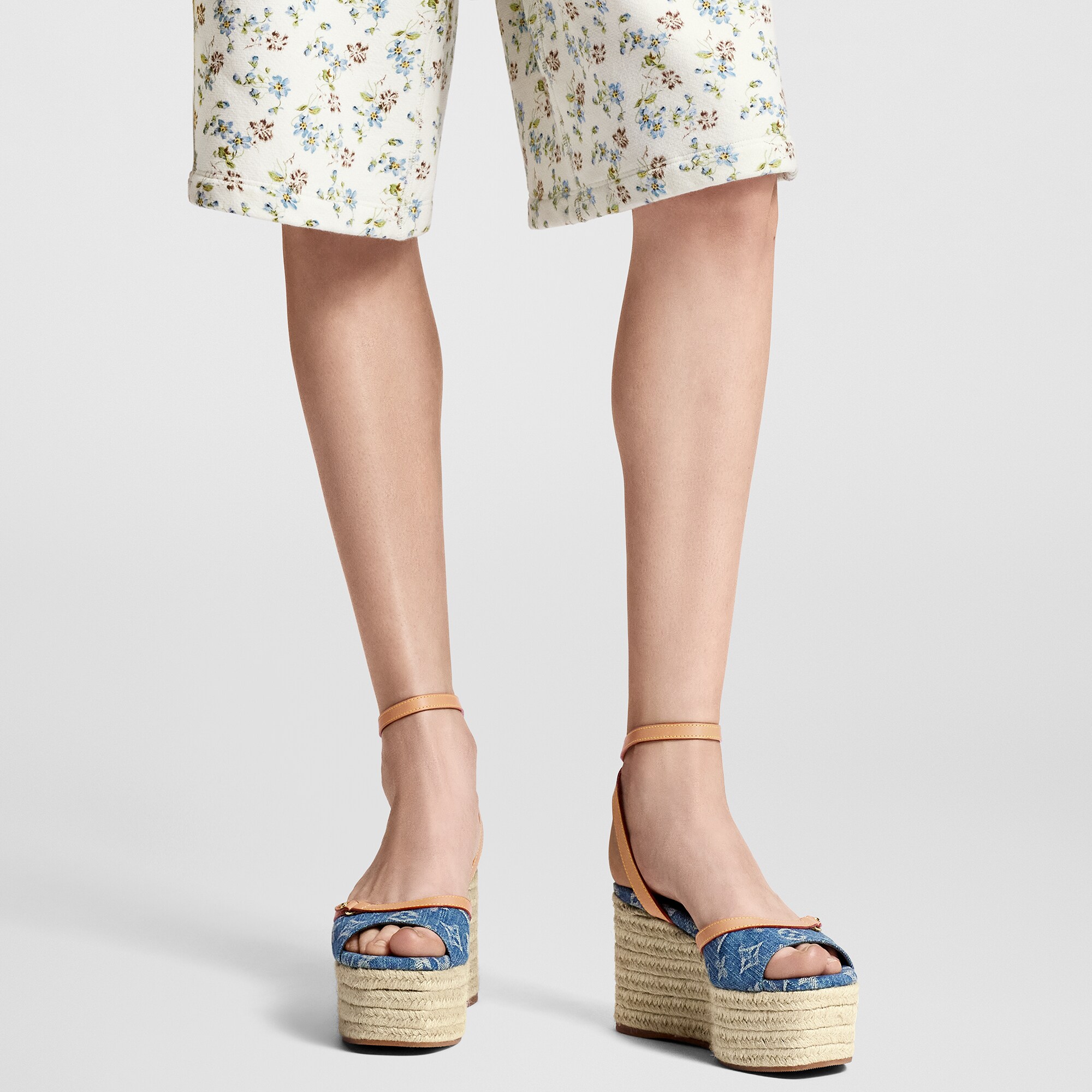  슈즈 샌들 헬리오스 웨지 샌들 | 루이비통 공식 온라인 스토어® (크게 보기)