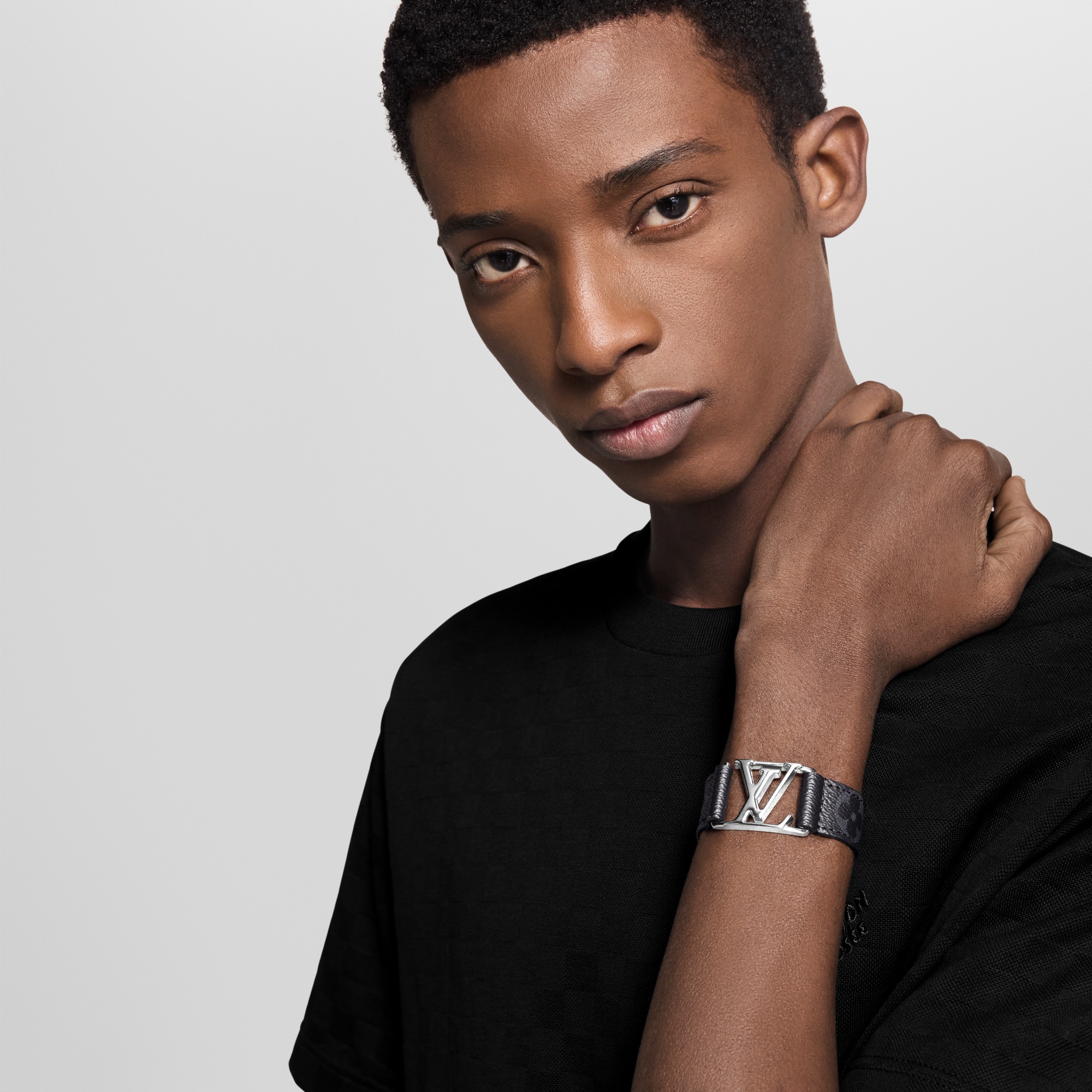 모노그램 이클립스 패션 주얼리 패션 주얼리 전체 보기 호켄하임 팔찌 | 루이비통 공식 온라인 스토어® (크게 보기)