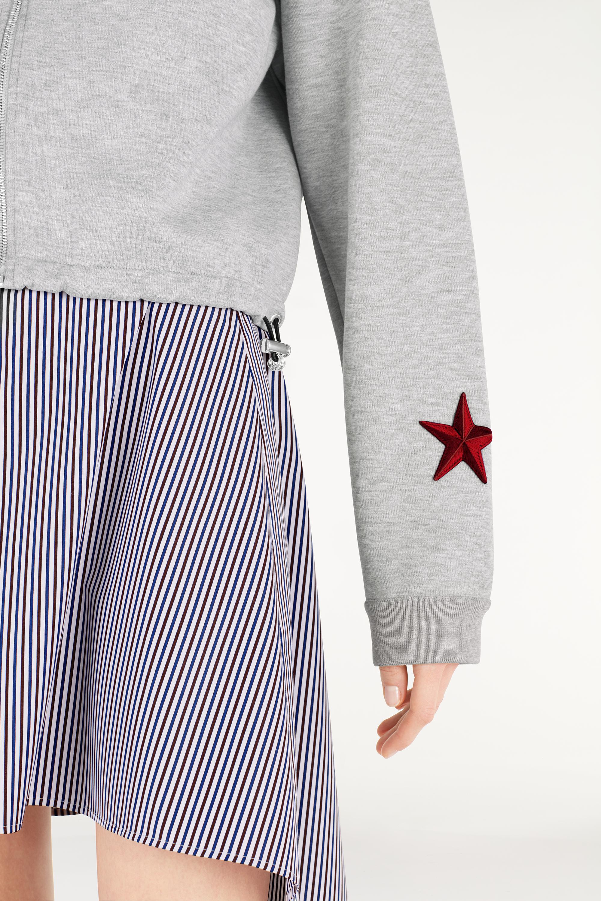  Discontinued Product Obs 2 엠브로이더드 패치 디테일 후디 | 루이비통 공식 온라인 스토어® (크게 보기)