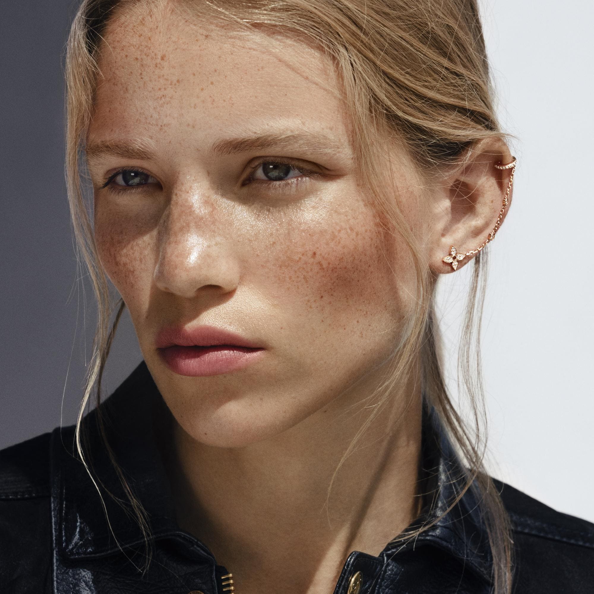  카테고리 파인 주얼리 전체 보기 이딜 블라썸 모노 체인 귀걸이, 핑크 골드와 다이아몬드 | 루이비통 공식 온라인 스토어® (크게 보기)