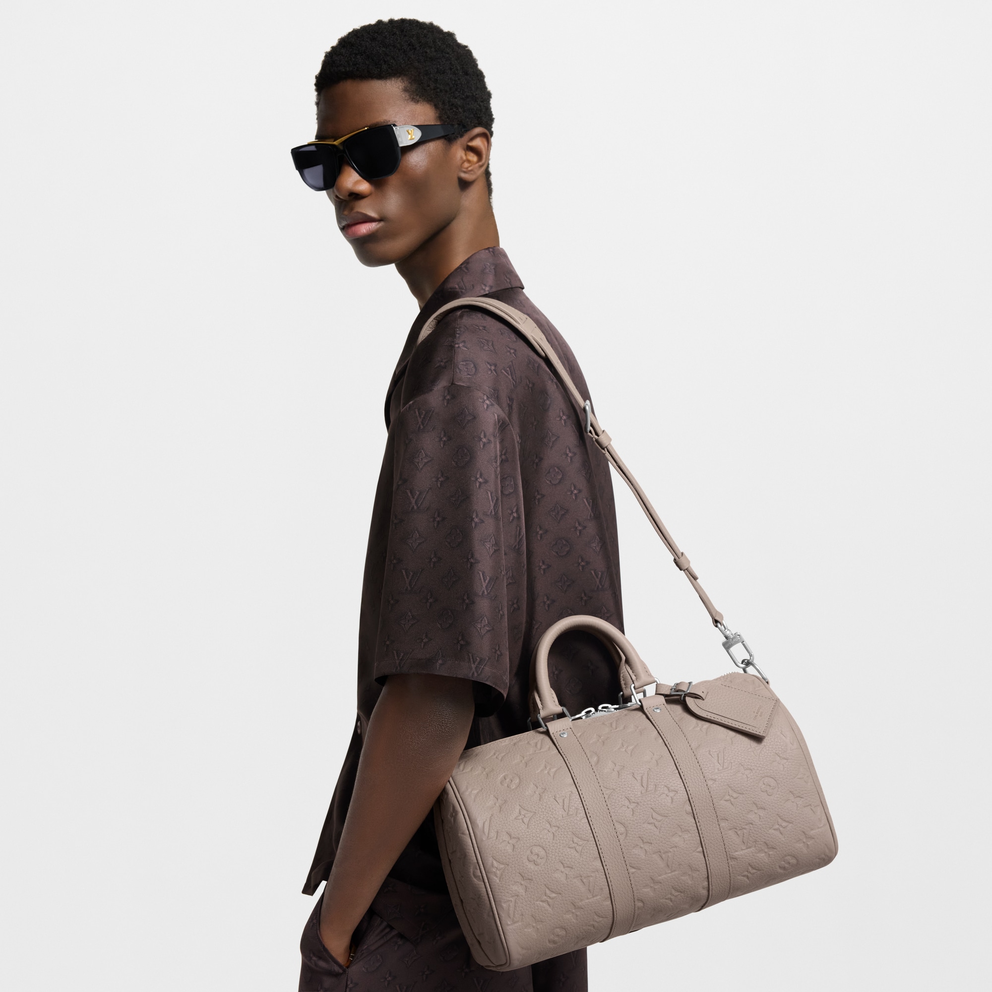 모노그램 토뤼옹 남성 가방 신제품 키폴 반둘리에 35 | 루이비통 공식 온라인 스토어® (크게 보기)