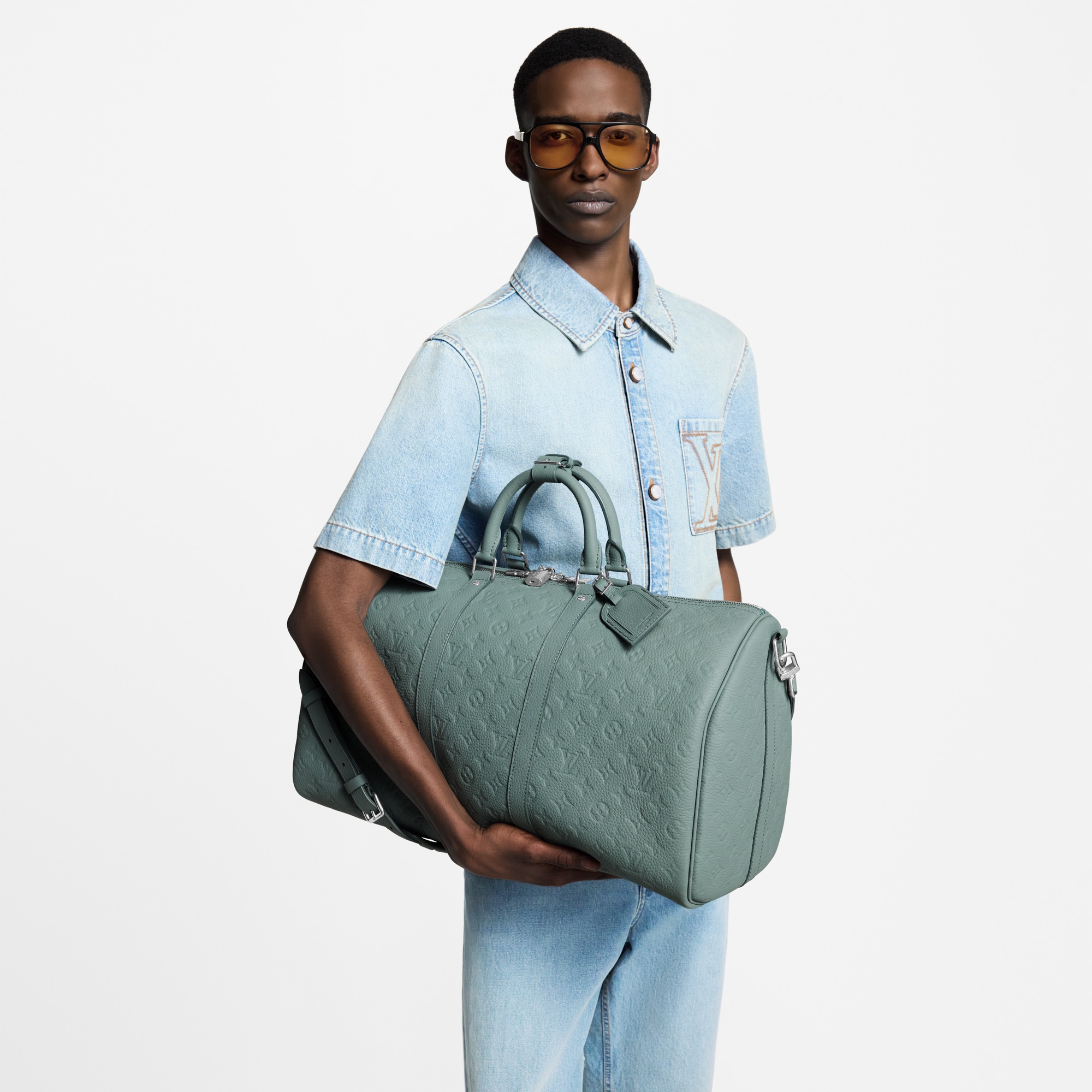 Taurillon Monogram 남성 가방 신제품 키폴 반둘리에 50 | 루이비통 공식 온라인 스토어® (크게 보기)