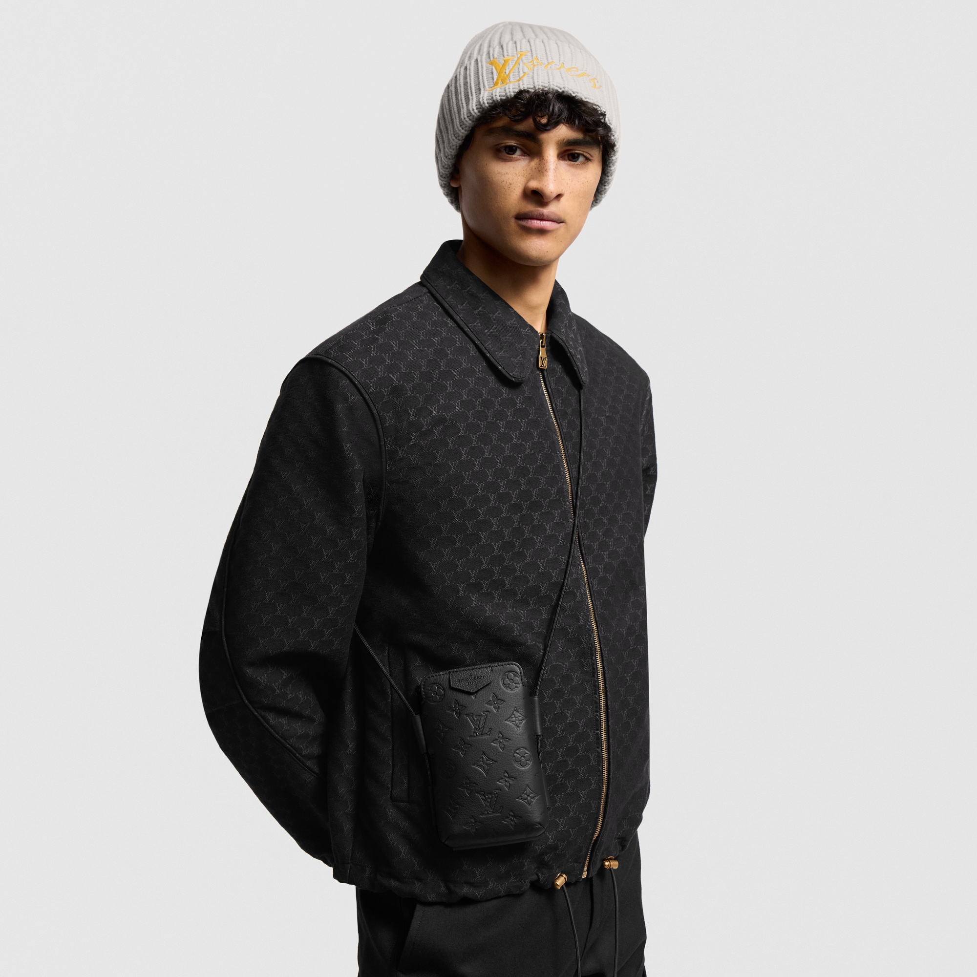 모노그램 섀도우 가방 All Collections 레이스 업 파우치 | 루이비통 공식 온라인 스토어® (크게 보기)