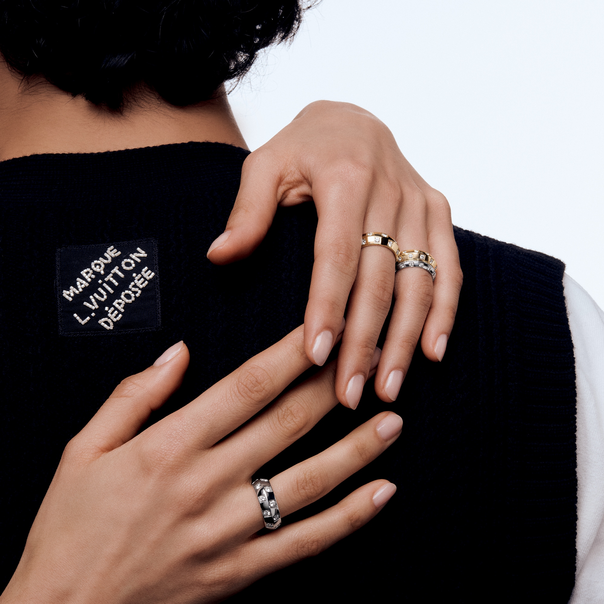  카테고리 반지 르 다미에 드 루이 비통 미디엄 반지, 화이트 골드와 다이아몬드 | 루이비통 공식 온라인 스토어® (크게 보기)