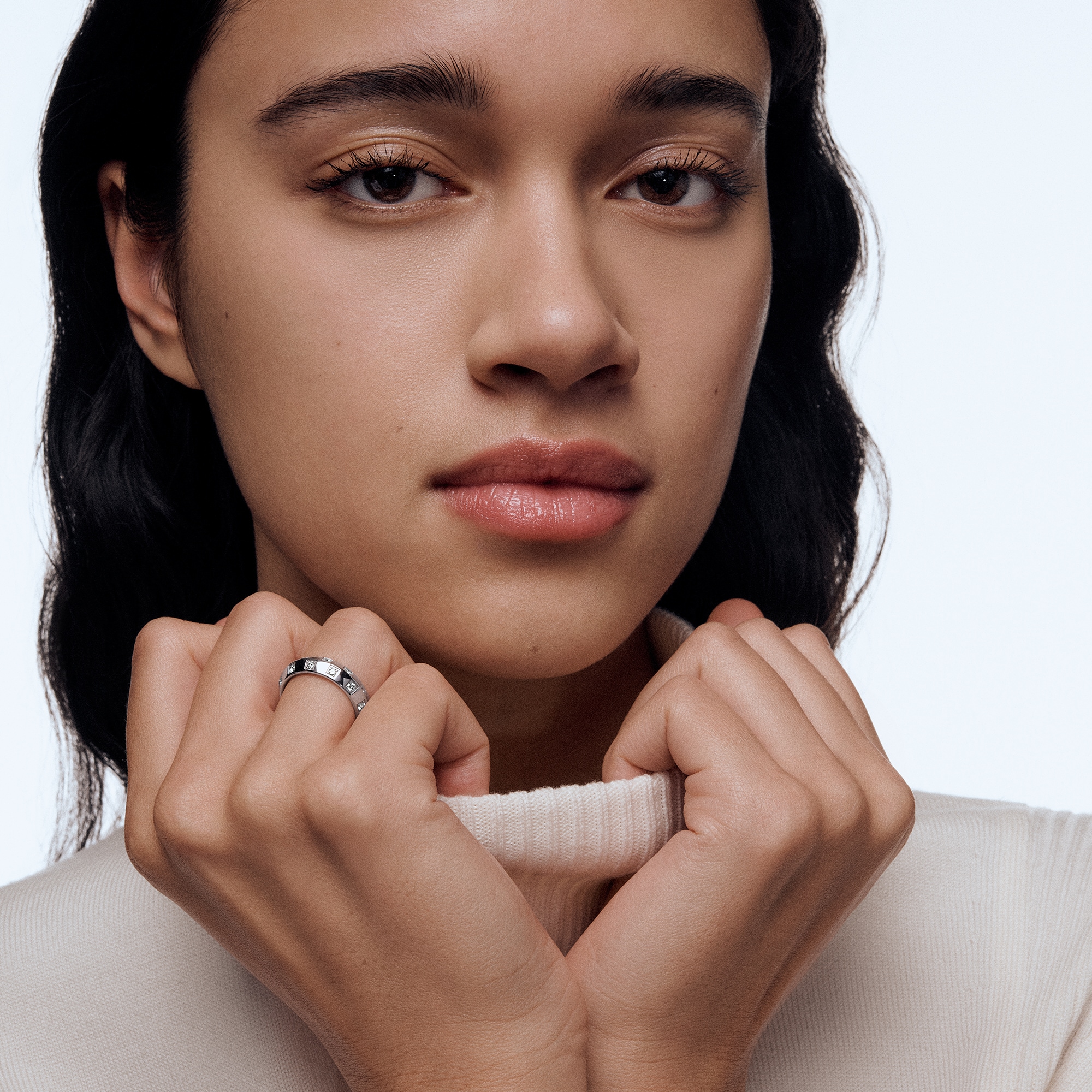  카테고리 반지 르 다미에 드 루이 비통 미디엄 반지, 화이트 골드와 다이아몬드 | 루이비통 공식 온라인 스토어® (크게 보기)