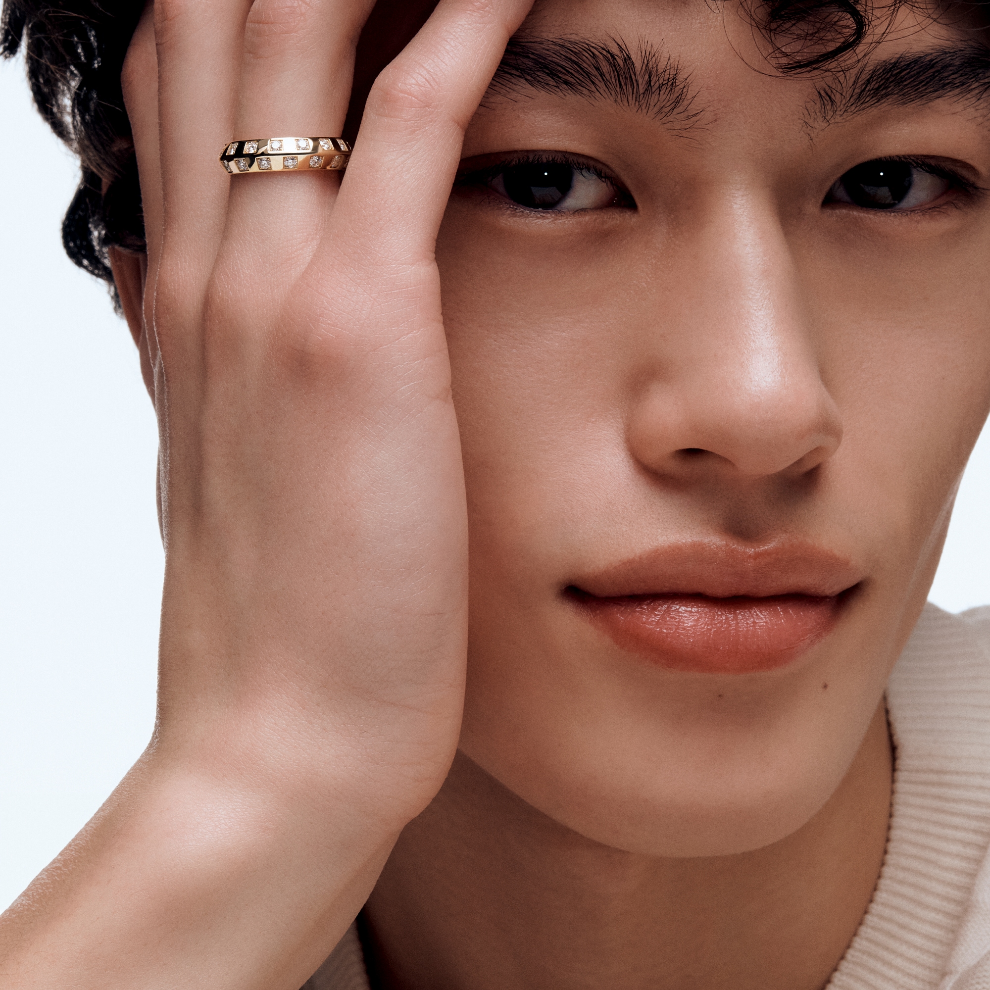  카테고리 반지 르 다미에 드 루이 비통 미디엄 반지, 옐로우 골드와 다이아몬드 | 루이비통 공식 온라인 스토어® (크게 보기)