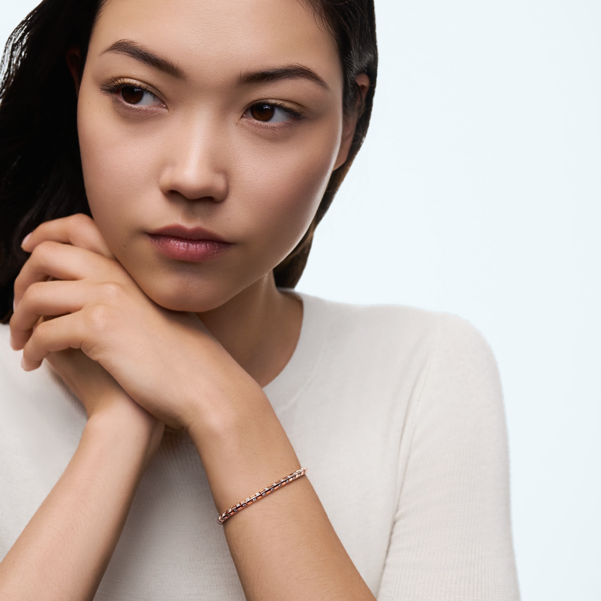  카테고리 팔찌 르 다미에 드 루이 비통 (LE DAMIER DE LOUIS VUITTON) 스몰 팔찌, 핑크 골드와 다이아몬드 | 루이비통 공식 온라인 스토어® (크게 보기)