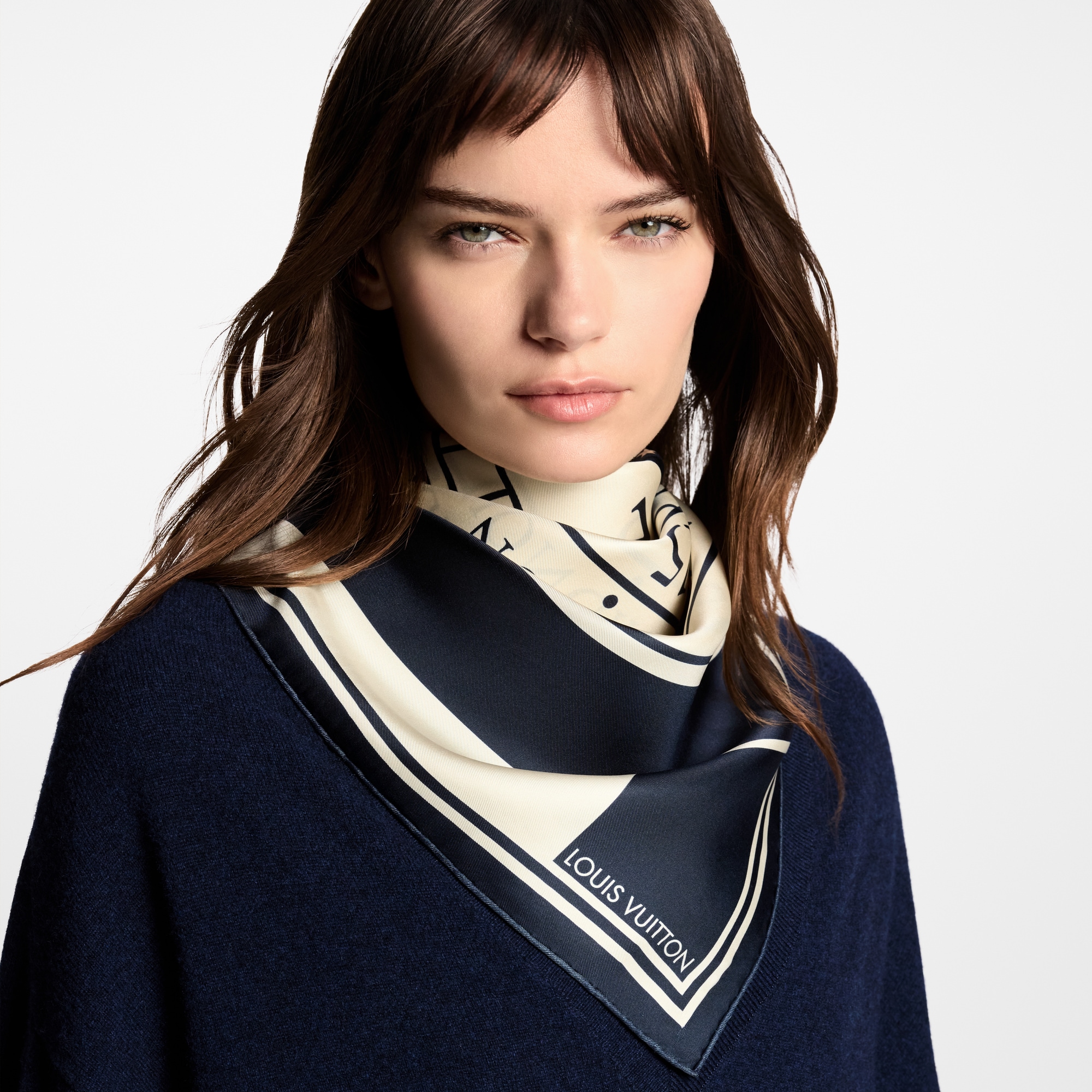 S00 액세서리 실크 스퀘어 & 방도 르 떵 당 보야주 스퀘어 90 | 루이비통 공식 온라인 스토어® (크게 보기)