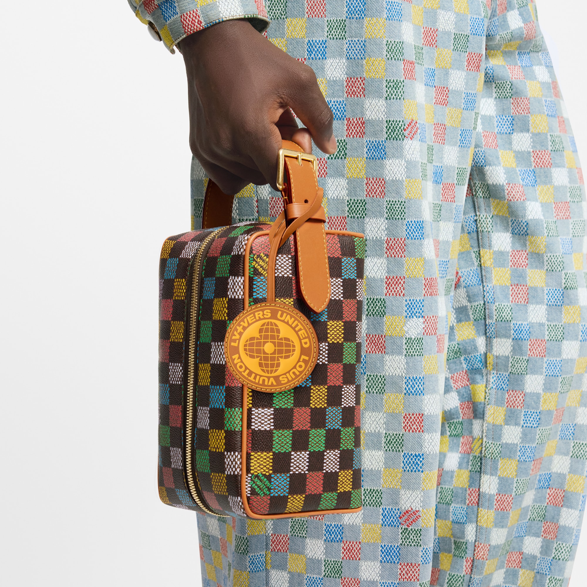 다미에 에벤 트래블 트래블 액세서리 락커 돕 키트 | 루이비통 공식 온라인 스토어® (크게 보기)