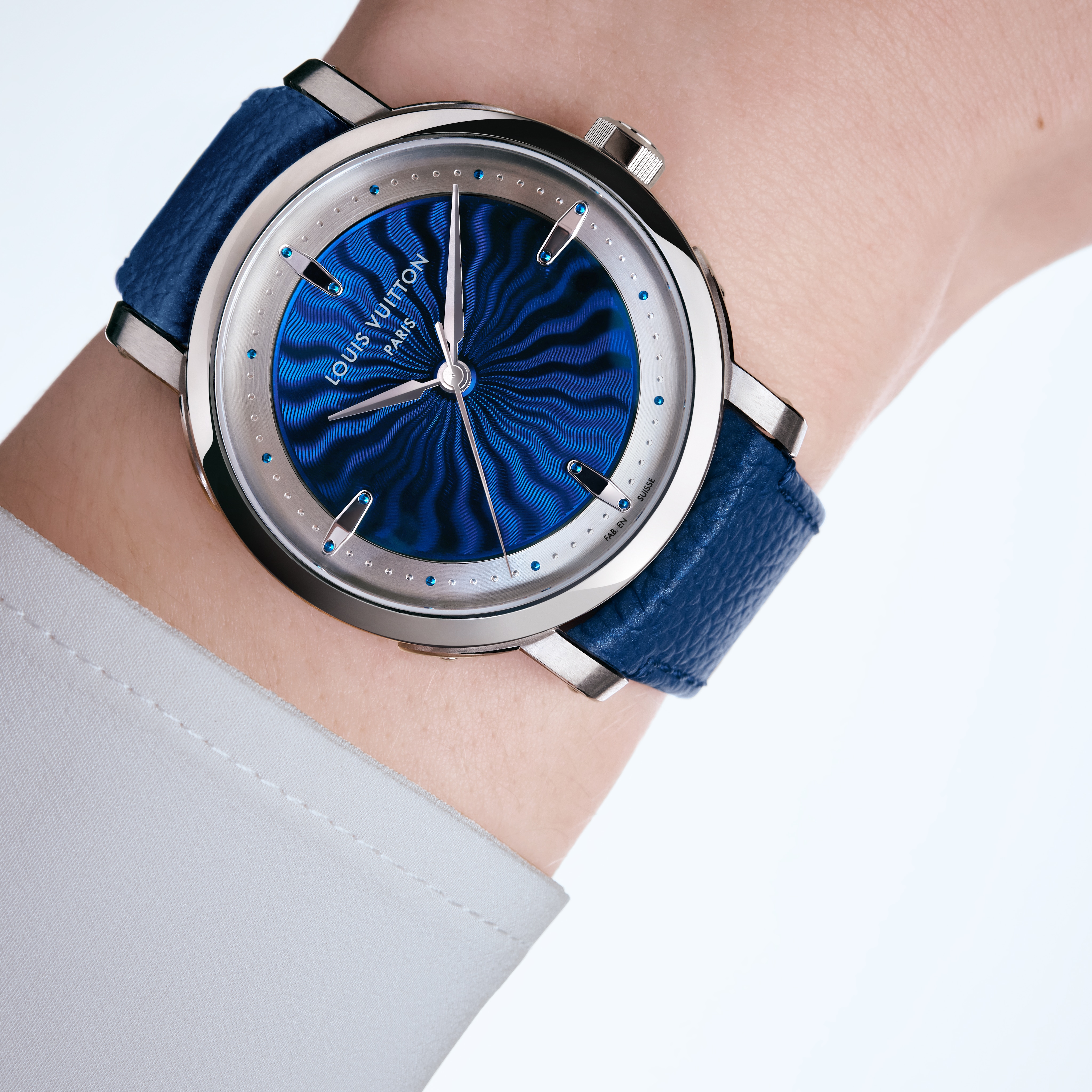  워치 전체보기 } 루이 비통 에스칼 (Louis Vuitton Escale), 오토매틱, 39mm, 플래티넘 | 루이비통 공식 온라인 스토어® (크게 보기)