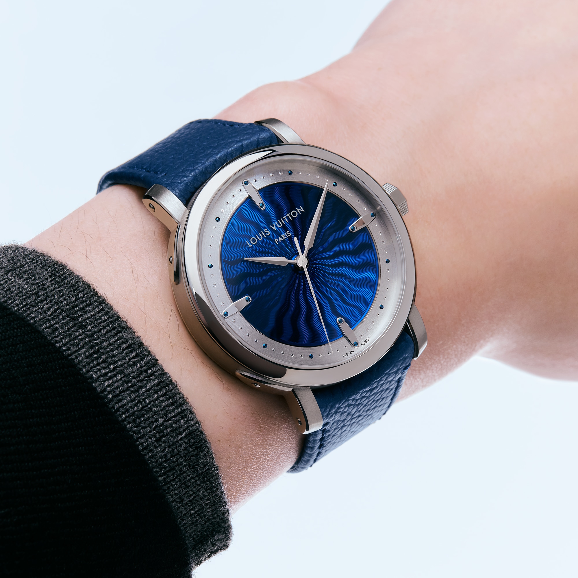  워치 전체보기 } 루이 비통 에스칼 (Louis Vuitton Escale), 오토매틱, 39mm, 플래티넘 | 루이비통 공식 온라인 스토어® (크게 보기)