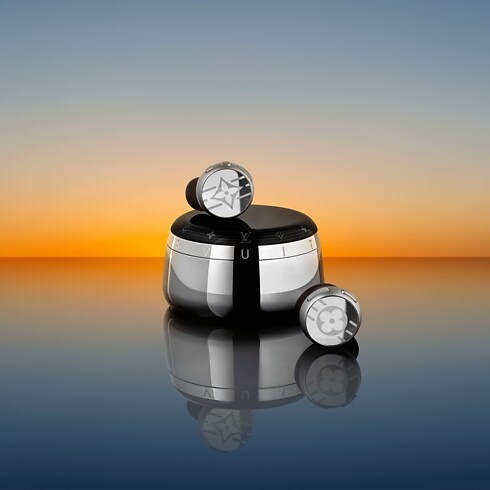 하이-테크 오브제 & 액세서리 오디오, 스마트 워치 & 액세서리 루이 비통 호라이즌 라이트 업 이어폰 - 실버 | 루이비통 공식 온라인 스토어® (크게 보기)