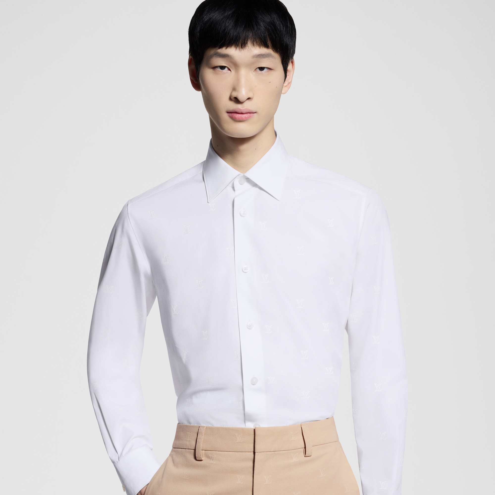  의류 의류 전체 보기 LV 블라종 프린티드 롱 슬리브드 코튼 셔츠 | 루이비통 공식 온라인 스토어® (크게 보기)