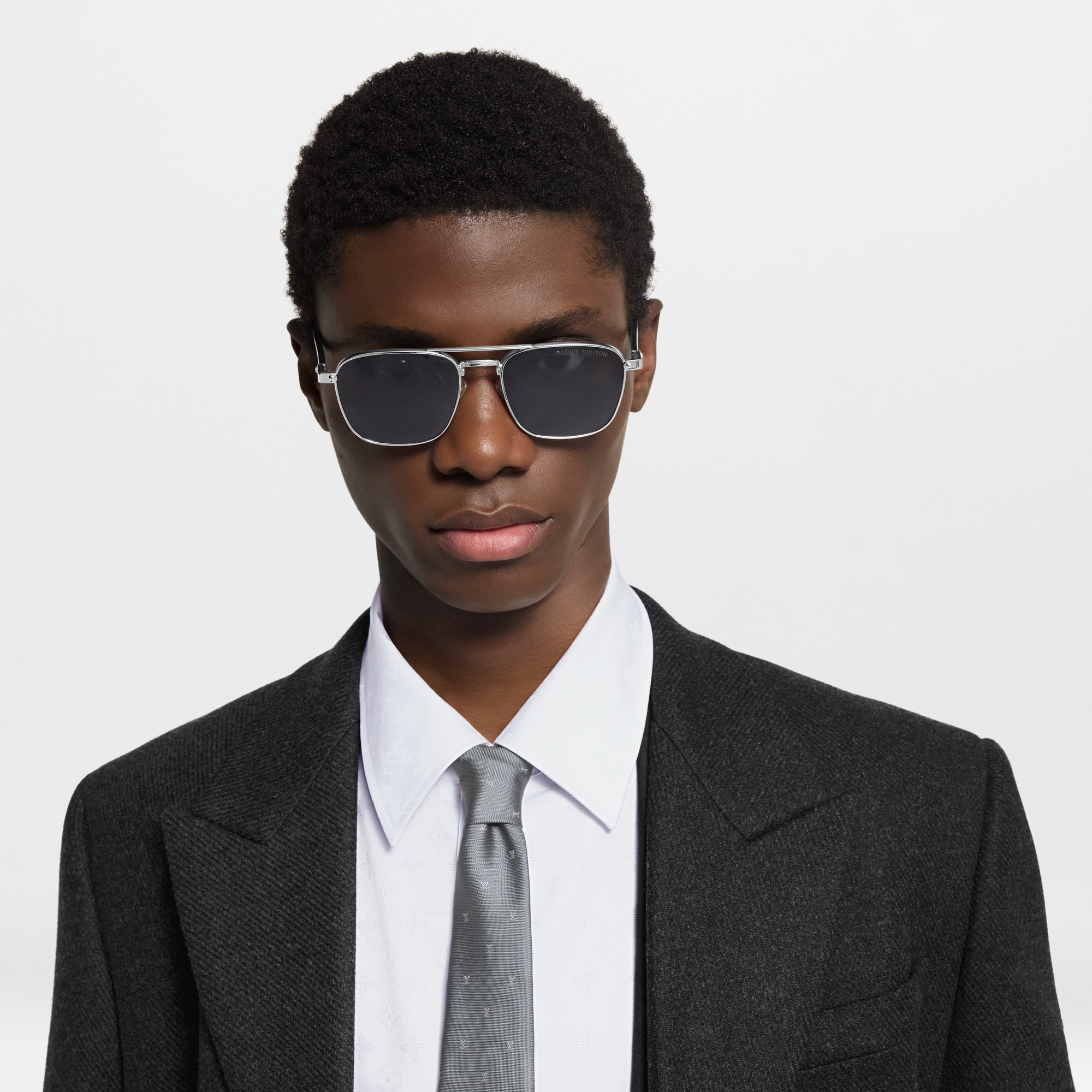 S00 액세서리 타이 & 포켓 스퀘어 LV 블라종 (LV Blason) 타이 | 루이비통 공식 온라인 스토어® (크게 보기)