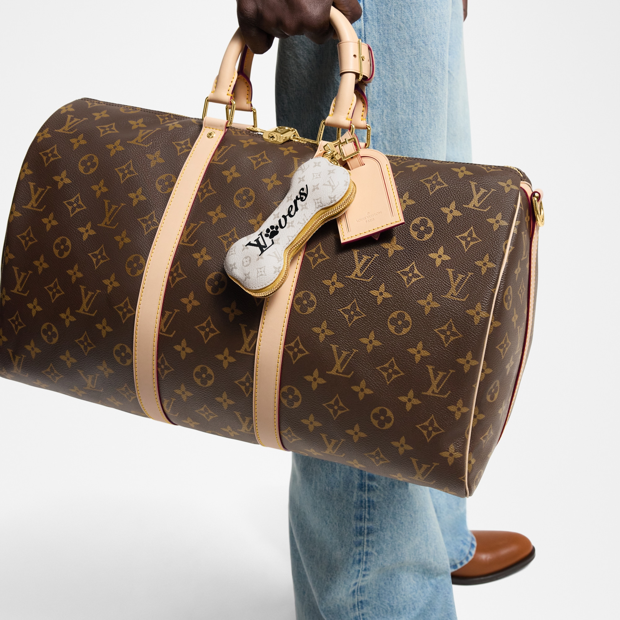 S00 액세서리 키 홀더 & 백참 LV 본 (LV Bone) 키 홀더 & 백 참 | 루이비통 공식 온라인 스토어® (크게 보기)