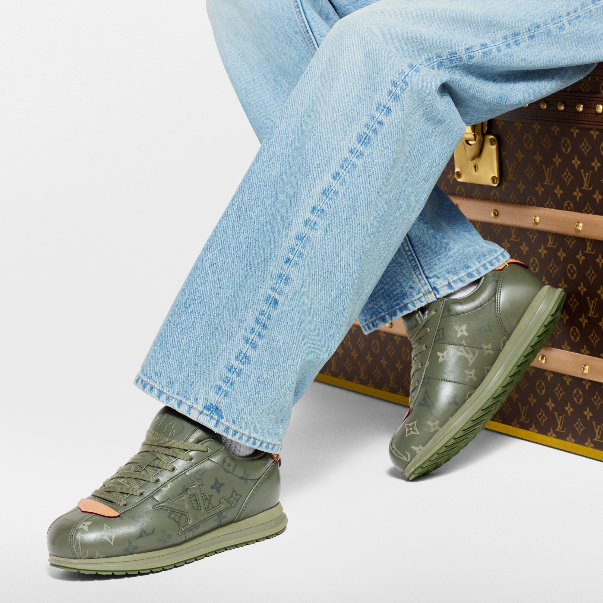  슈즈 스니커즈 LV 버터소프트 스니커즈 | 루이비통 공식 온라인 스토어® (크게 보기)