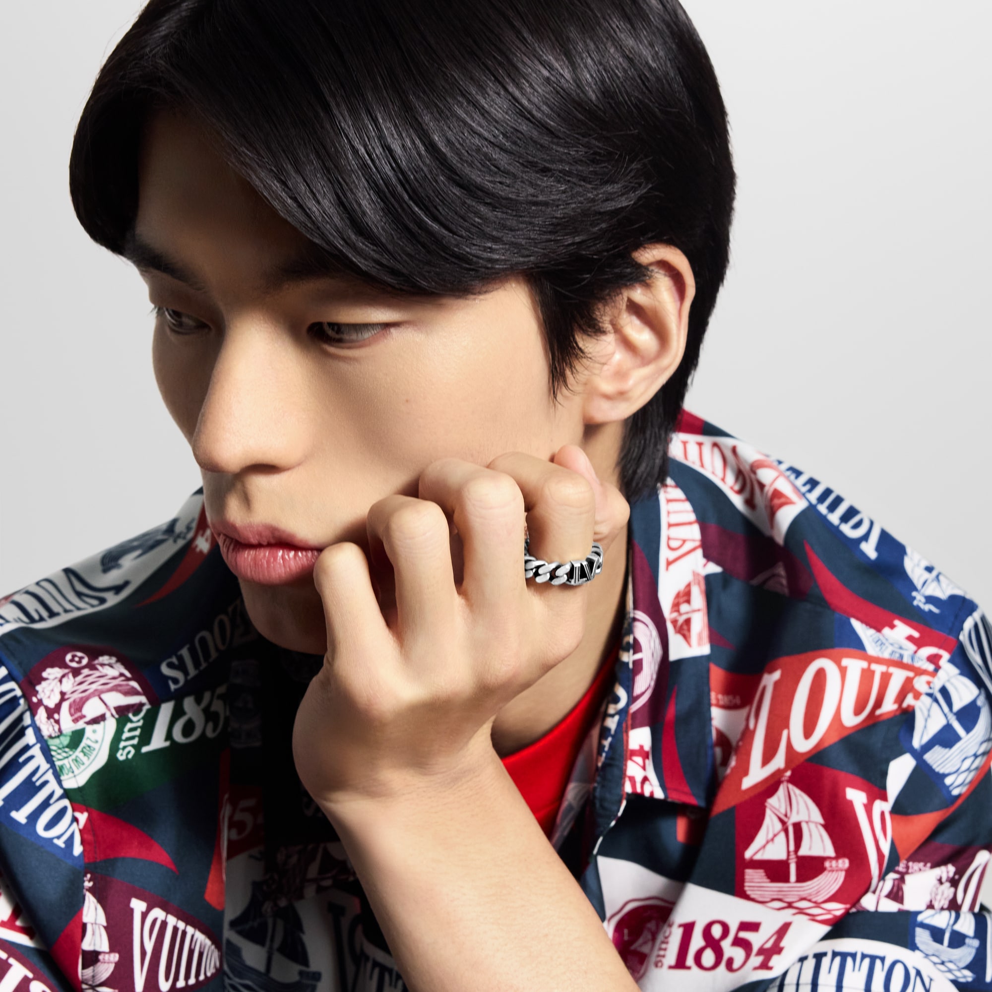 S00 패션 주얼리 반지 LV 클럽 (LV Club) 체인 반지 | 루이비통 공식 온라인 스토어® (크게 보기)