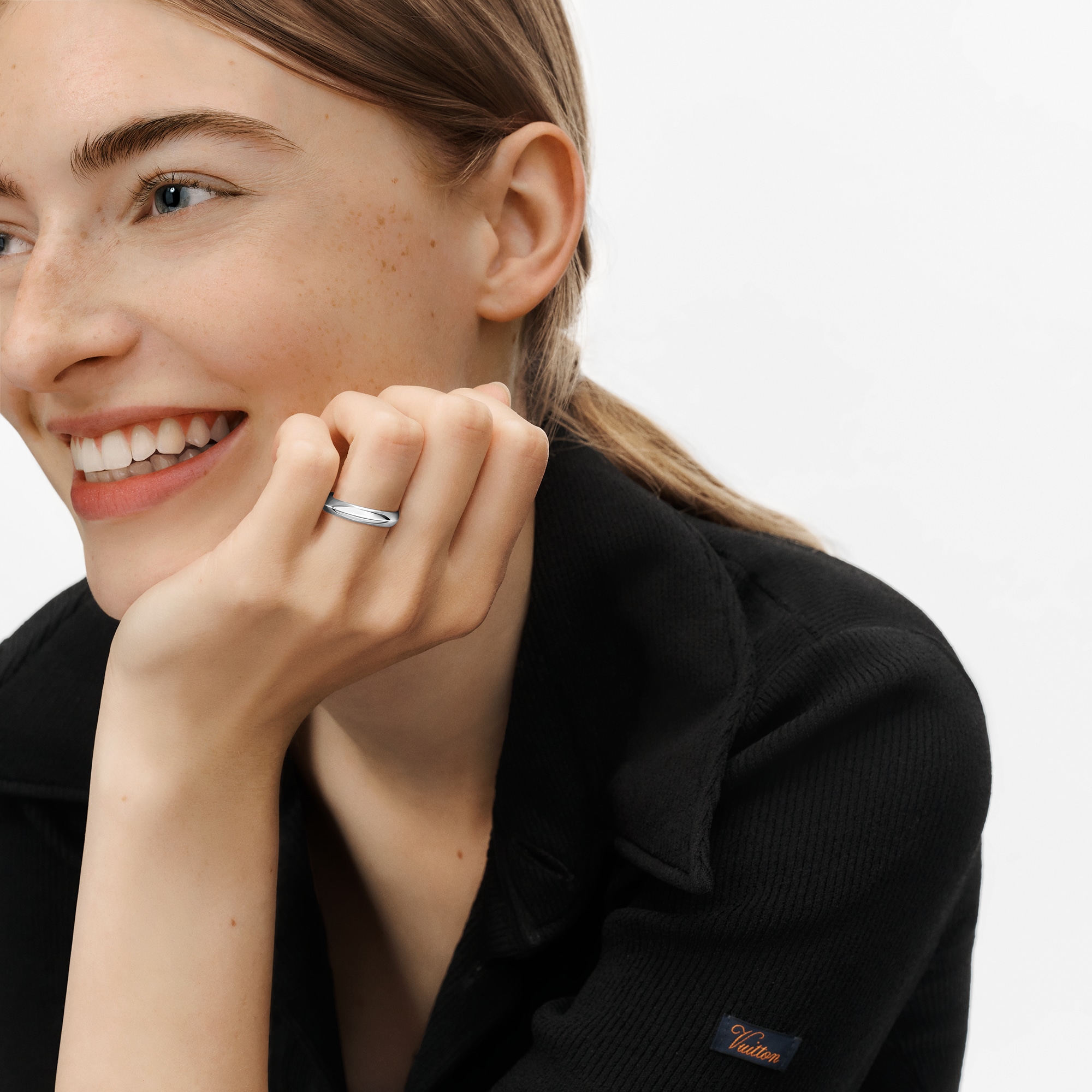  카테고리 웨딩밴드 LV 다이아몬드(LV Diamonds) 4mm 웨딩 밴드, 플래티넘 | 루이비통 공식 온라인 스토어® (크게 보기)